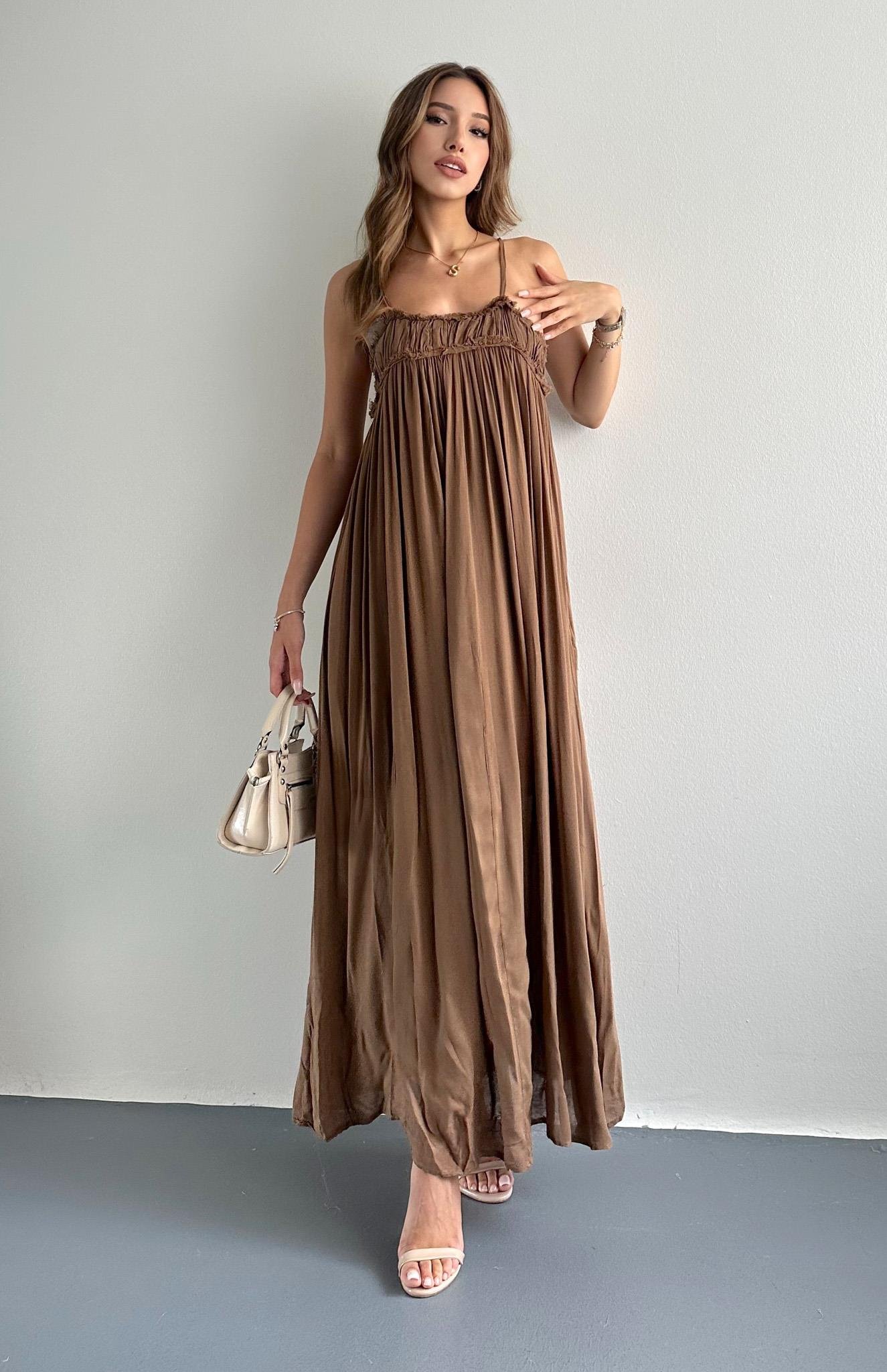 Büzgülü Askılı Cepli Uzun Elbise KAHVERENGİ