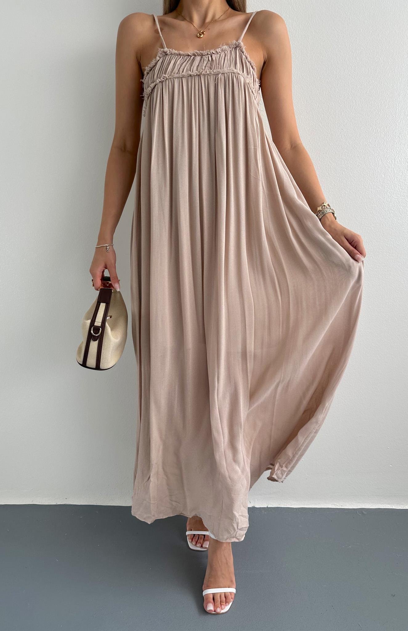 Büzgülü Askılı Cepli Uzun Elbise BEJ