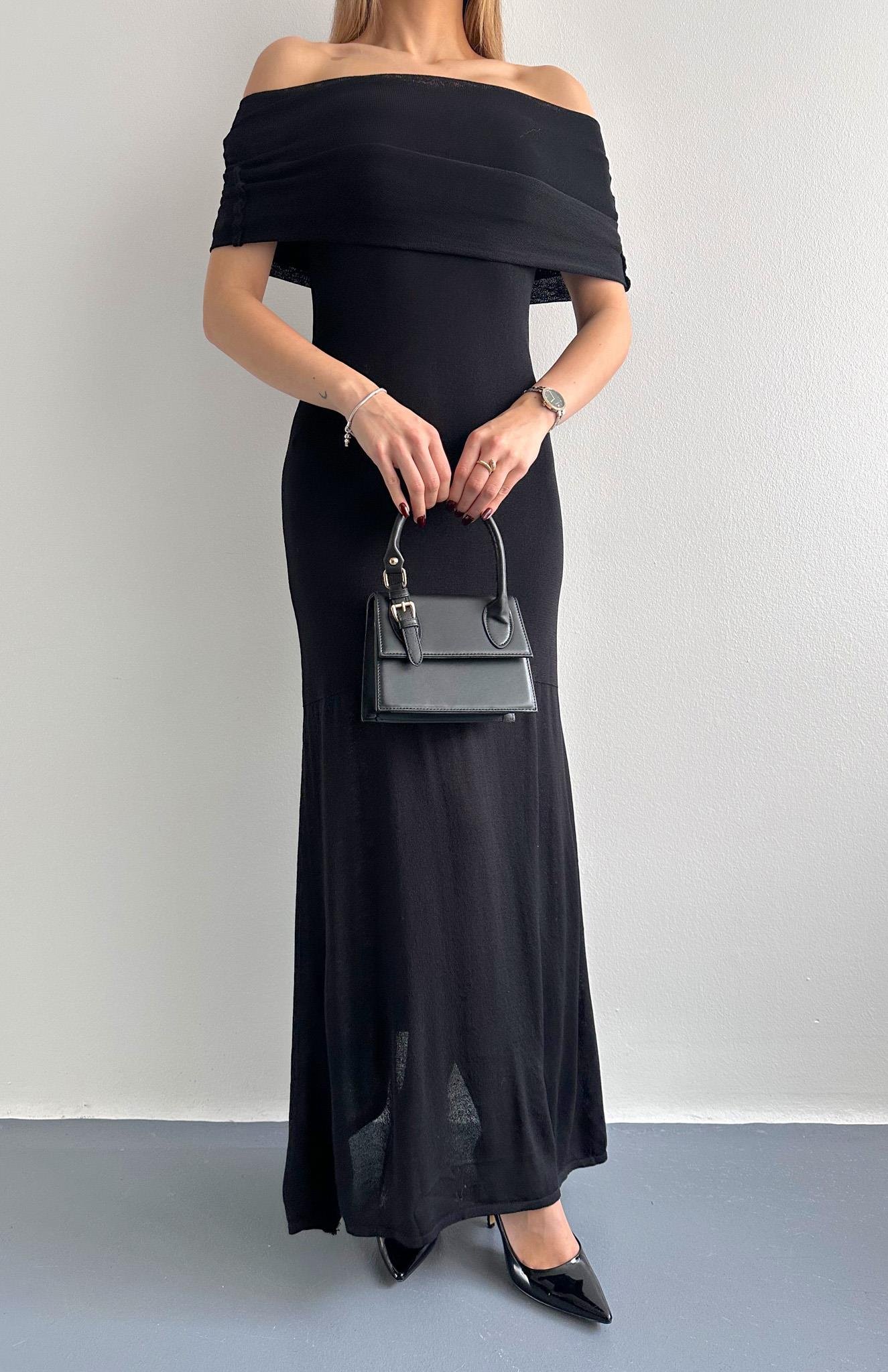 Omuzları Açık SİYAH