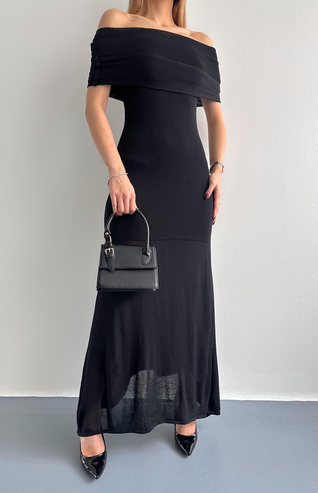 Omuzları Açık SİYAH