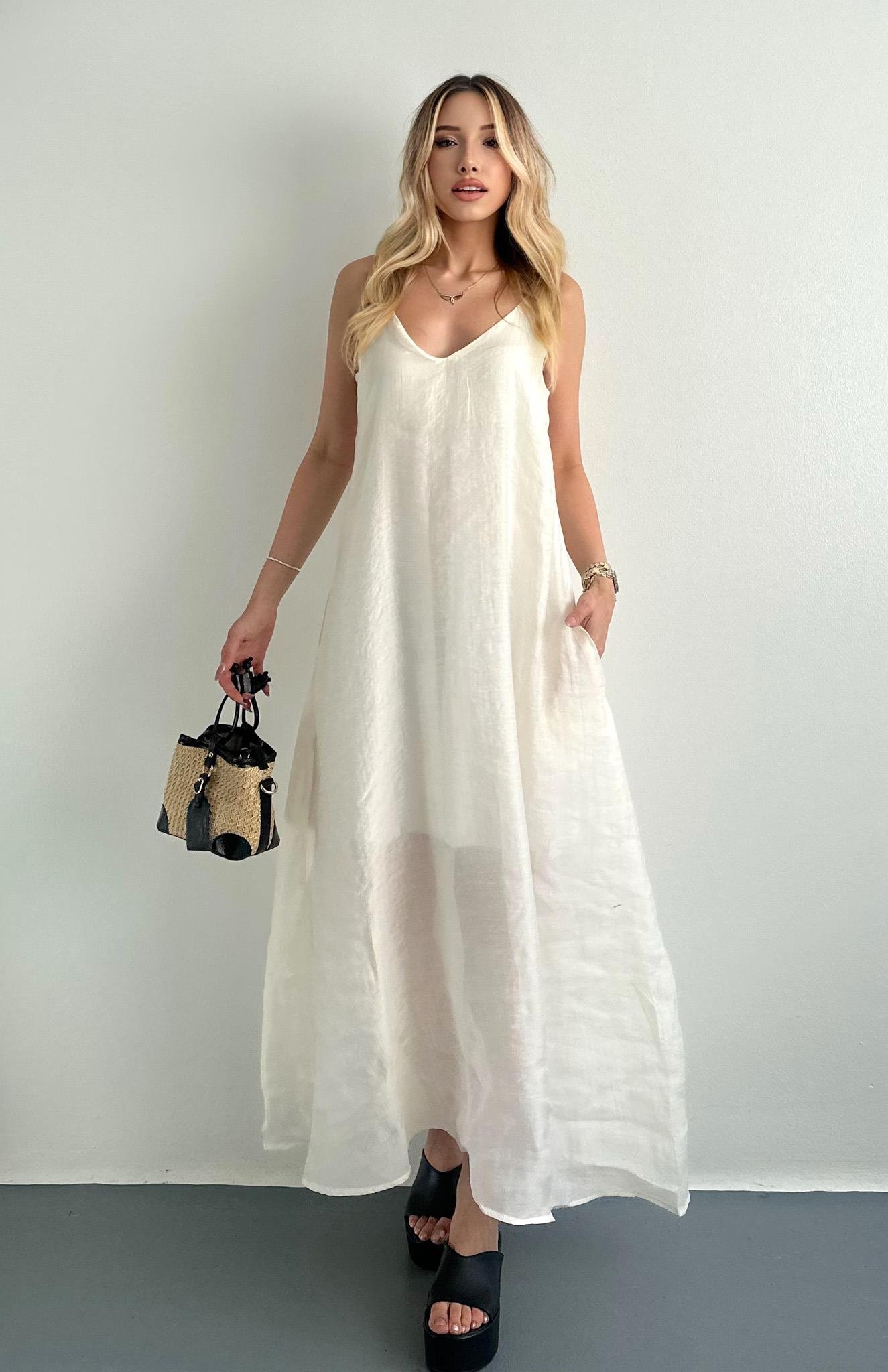 V Yaka Askılı Cepli Dökümlü Elbise EKRU