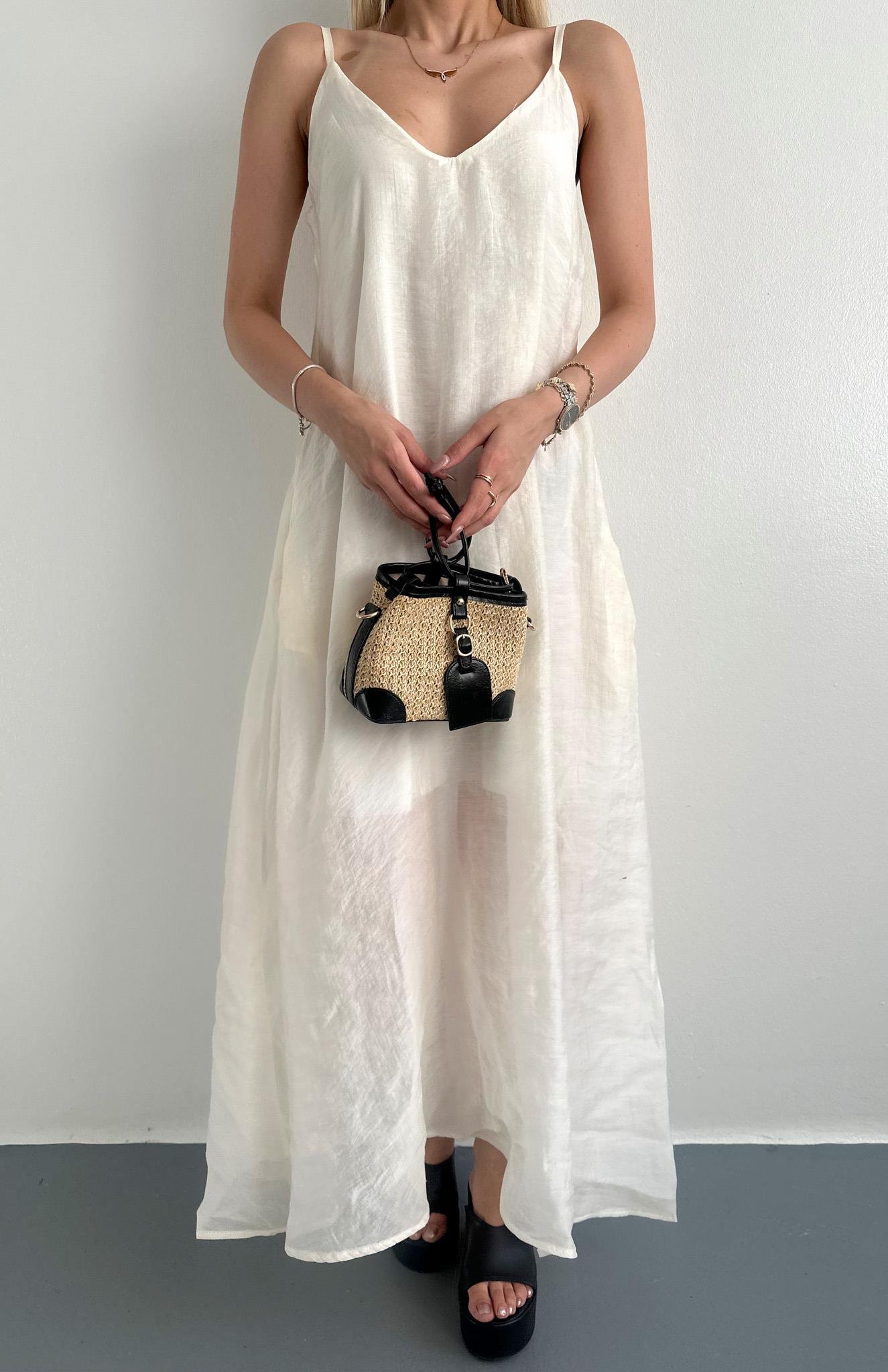 V Yaka Askılı Cepli Dökümlü Elbise EKRU