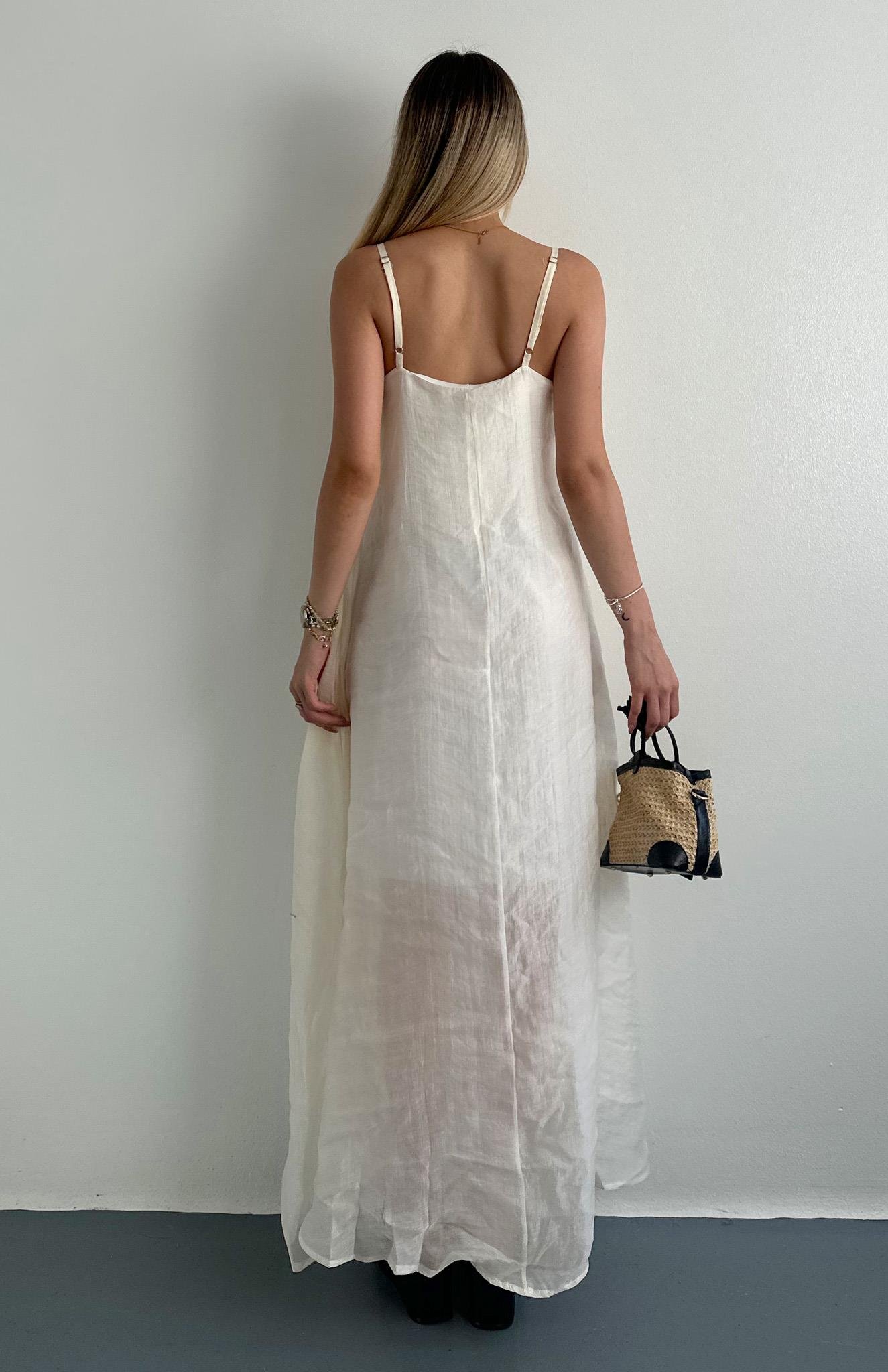 V Yaka Askılı Cepli Dökümlü Elbise EKRU