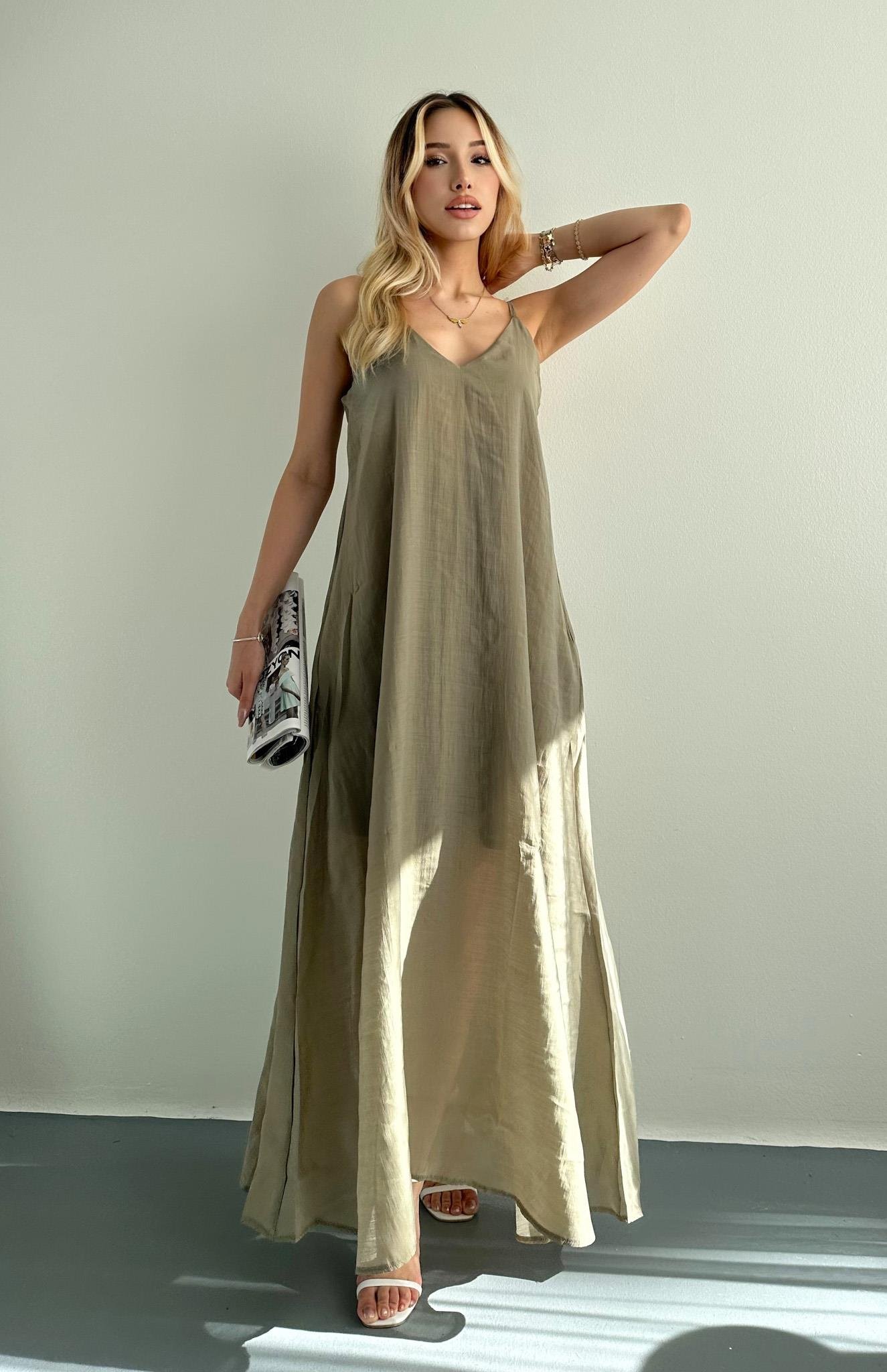 V Yaka Askılı Cepli Dökümlü Elbise HAKİ