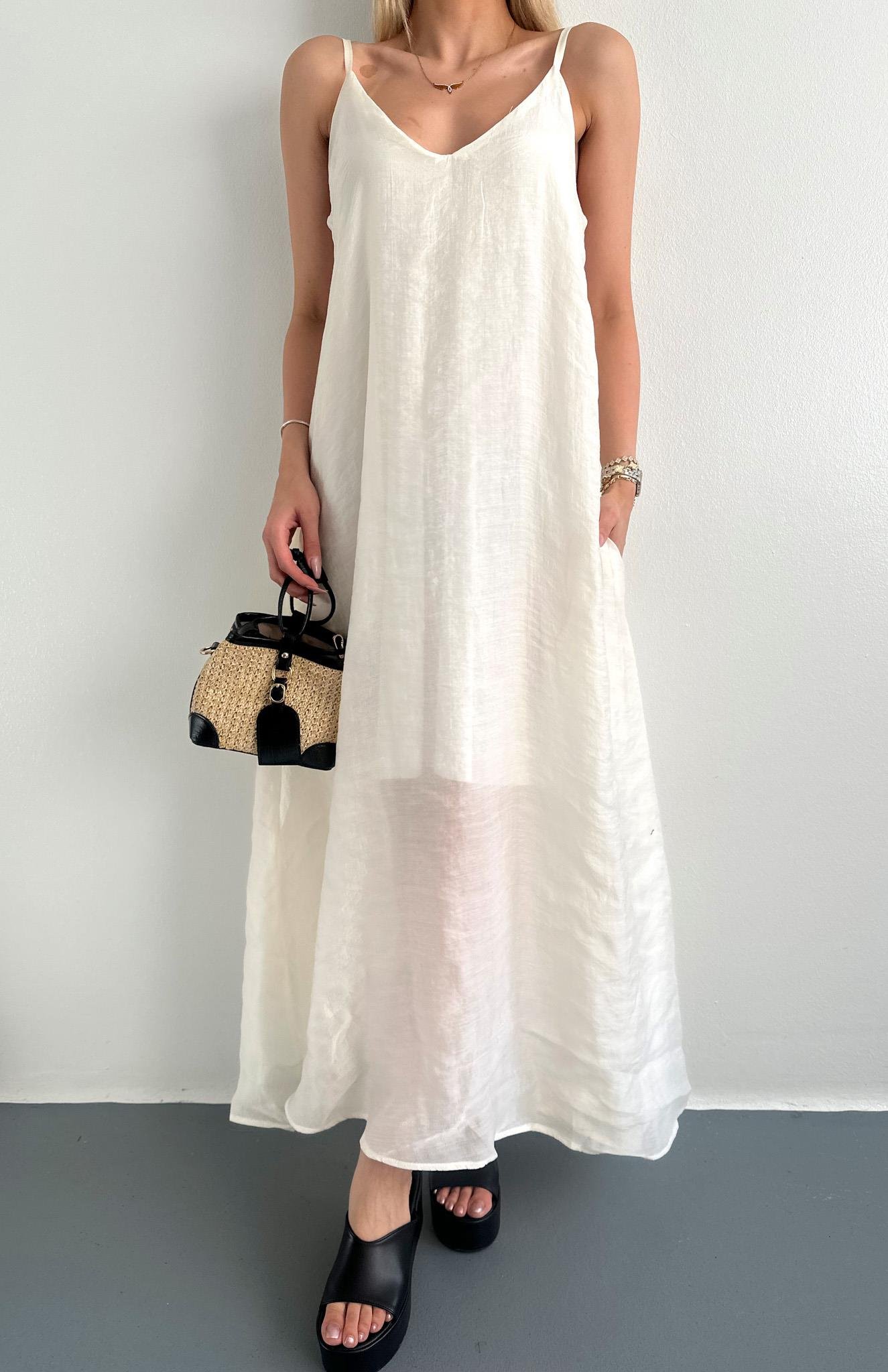 V Yaka Askılı Cepli Dökümlü Elbise EKRU