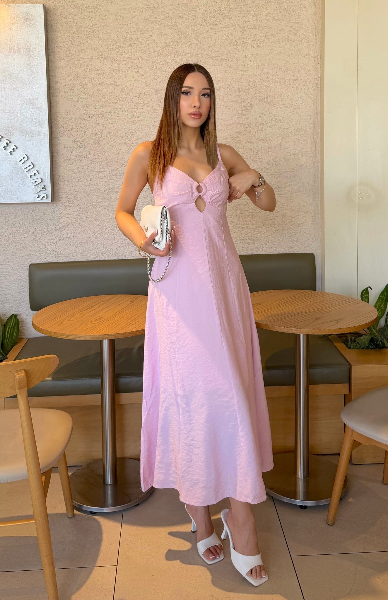 V Yaka Askılı Dekolte Elbise PEMBE
