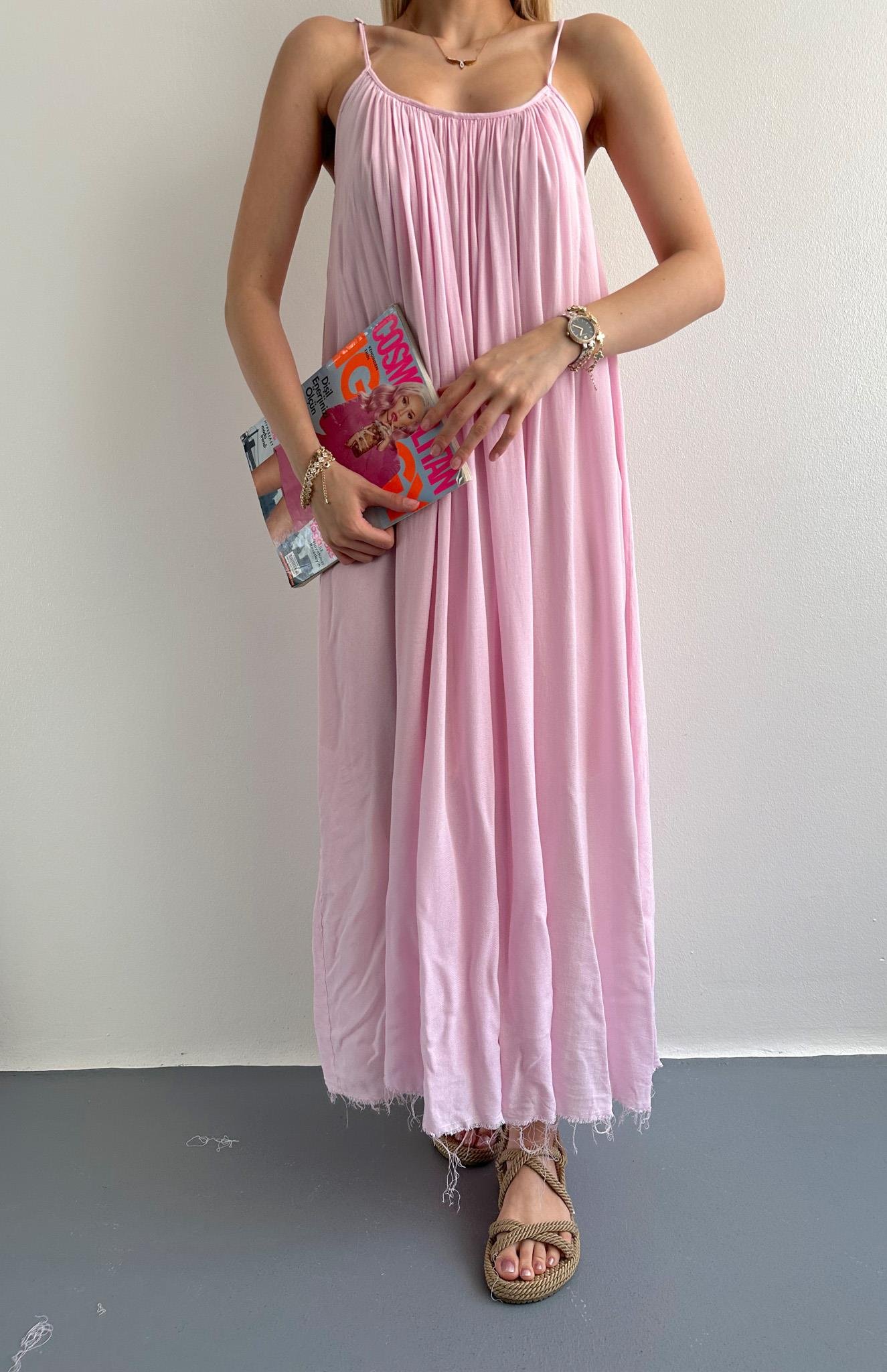 V Yaka Büzgülü Askılı Elbise PEMBE