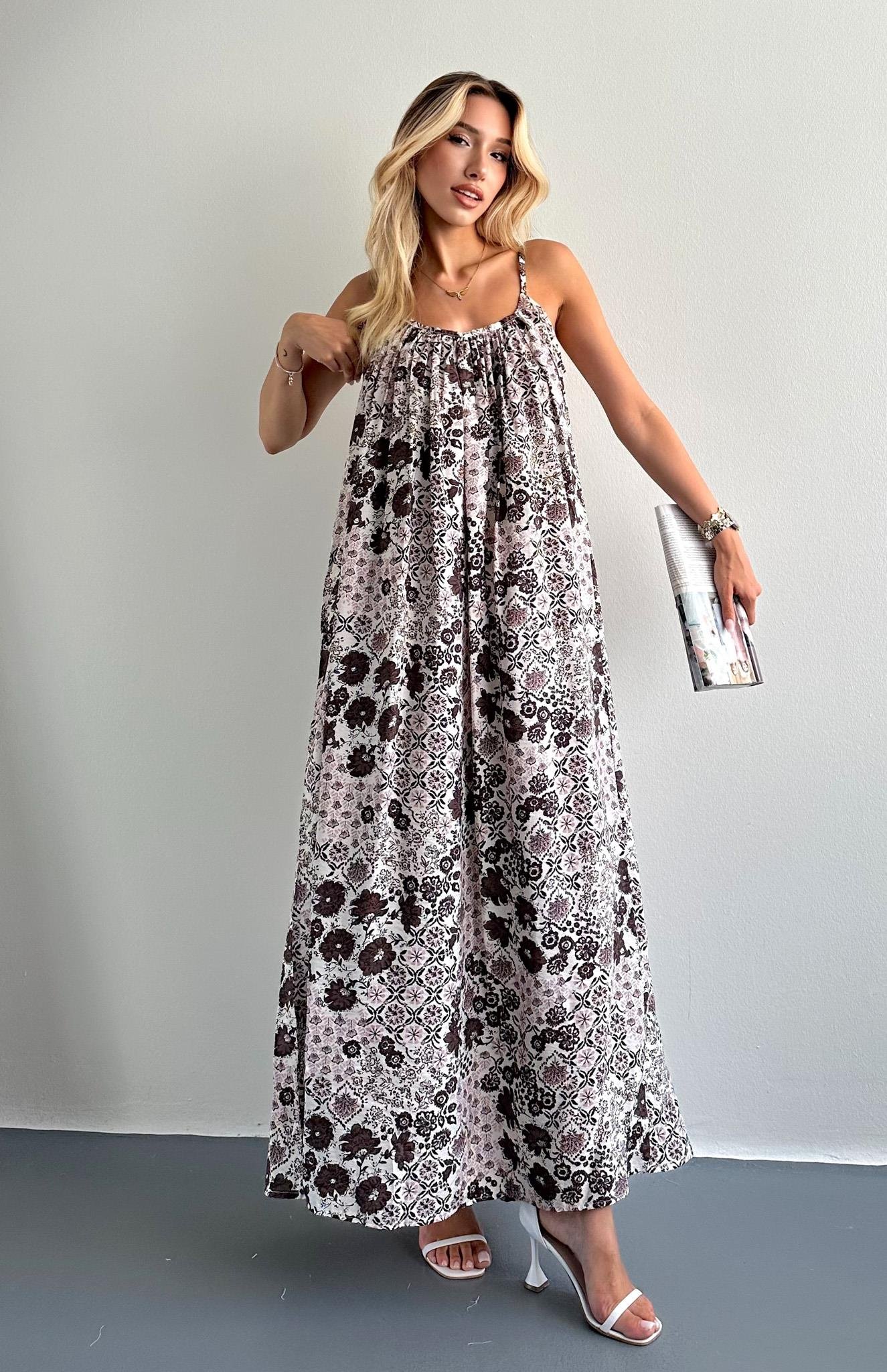 V Yaka Büzgülü Desenli Elbise EKRU