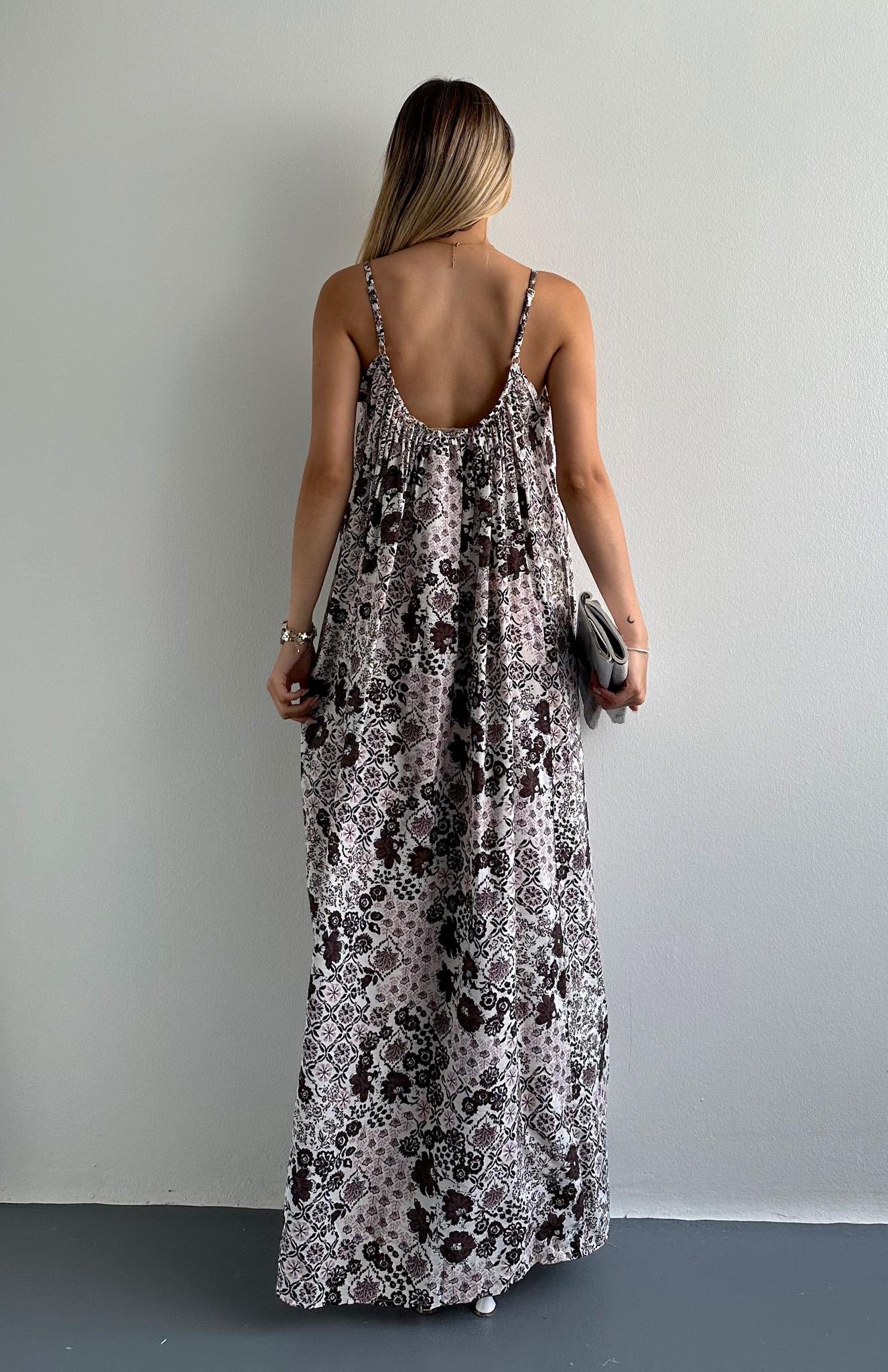 V Yaka Büzgülü Desenli Elbise EKRU