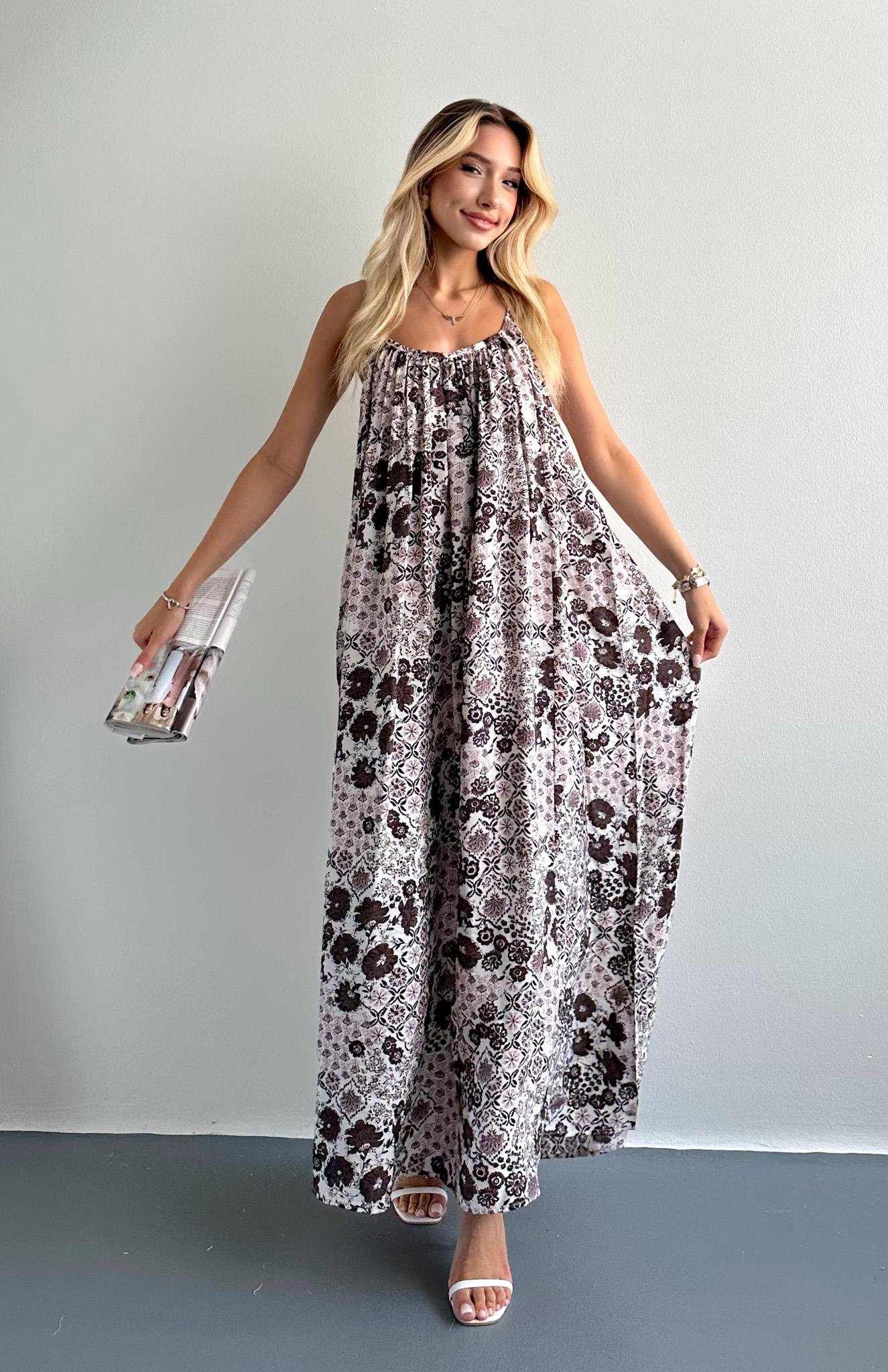 V Yaka Büzgülü Desenli Elbise EKRU