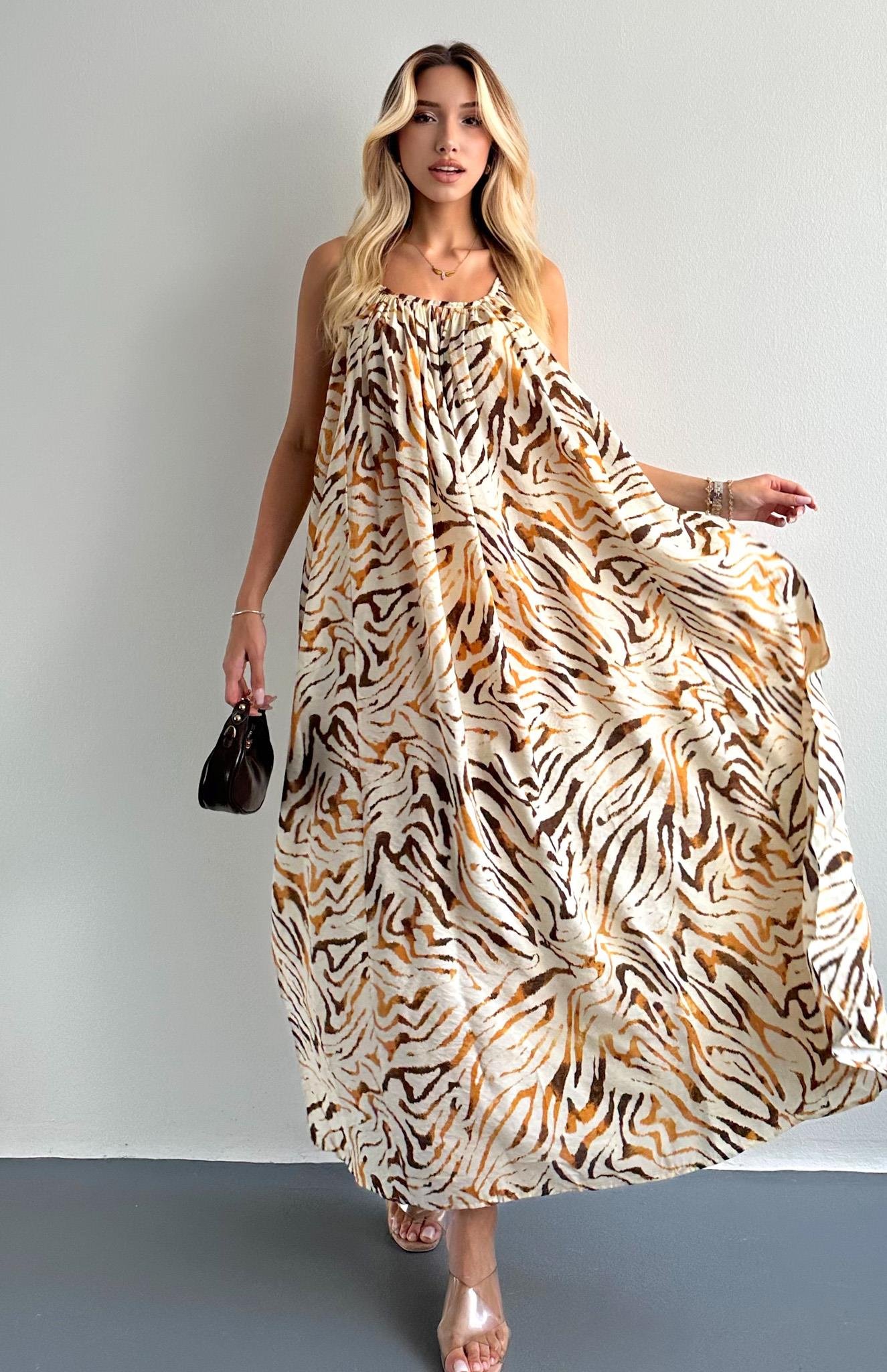 V Yaka Büzgülü Desenli Elbise HARDAL