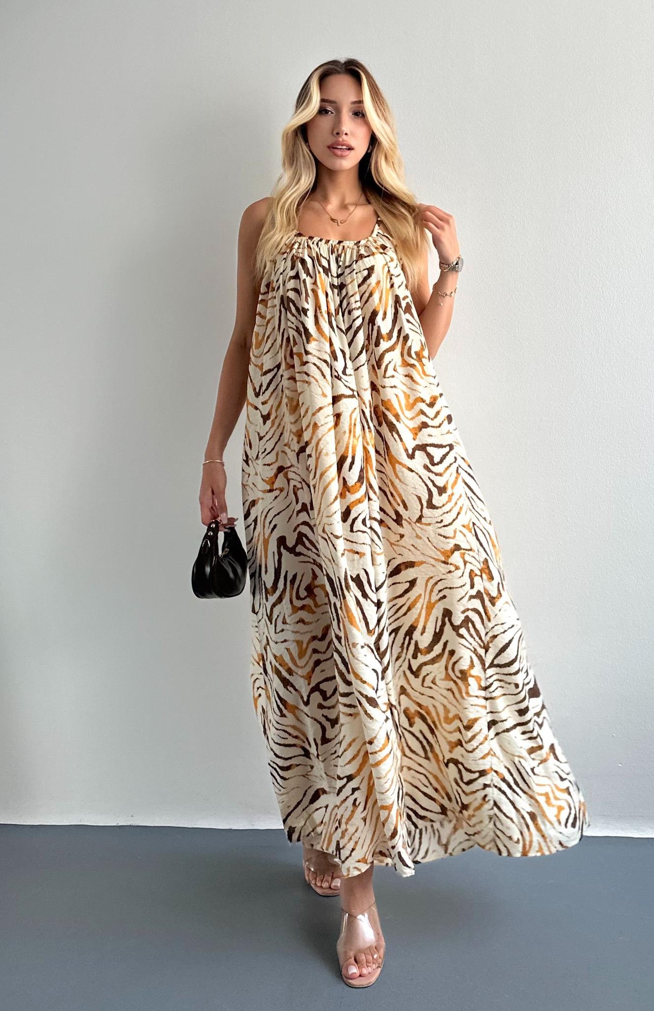 V Yaka Büzgülü Desenli Elbise HARDAL