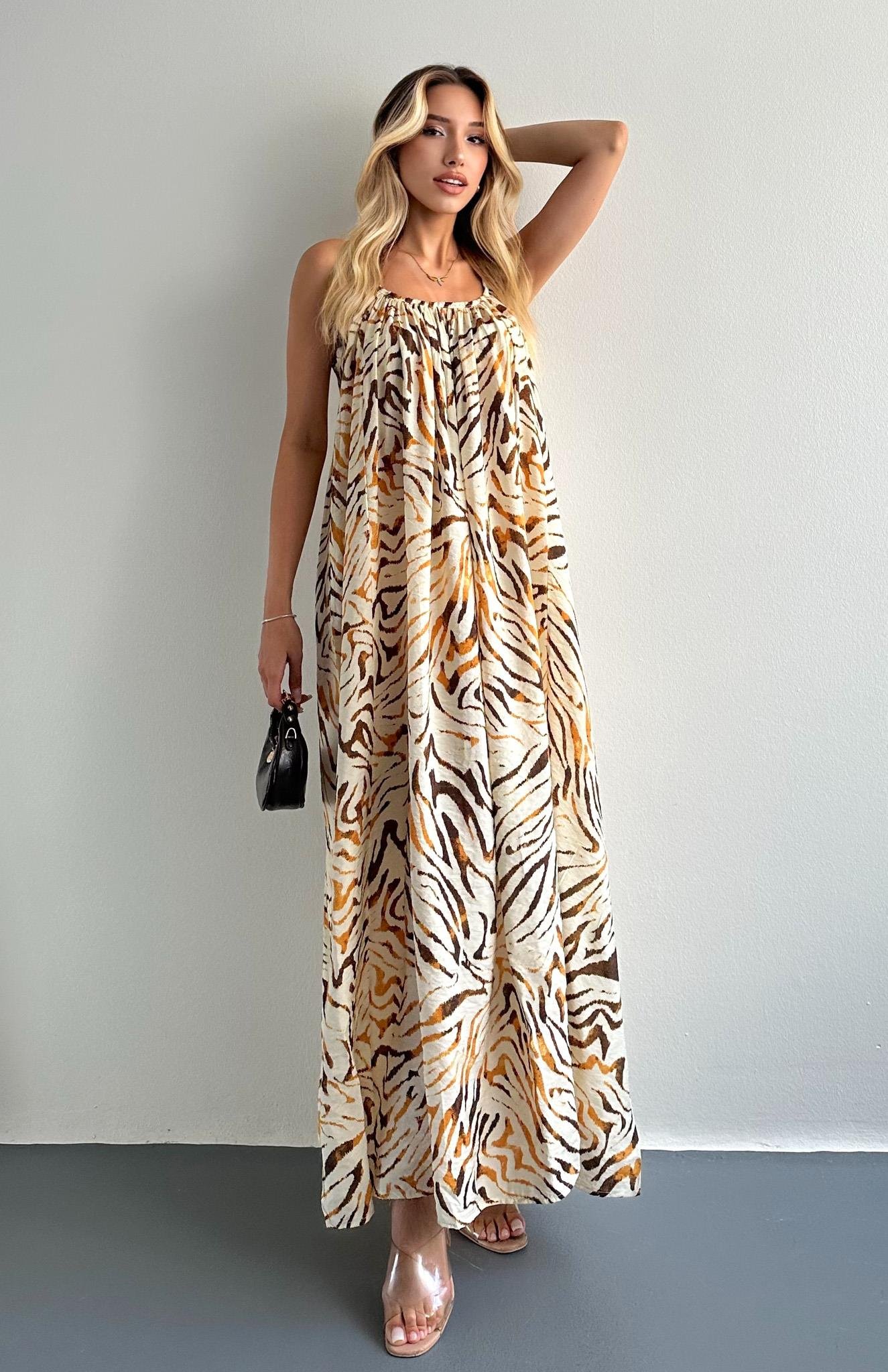 V Yaka Büzgülü Desenli Elbise HARDAL