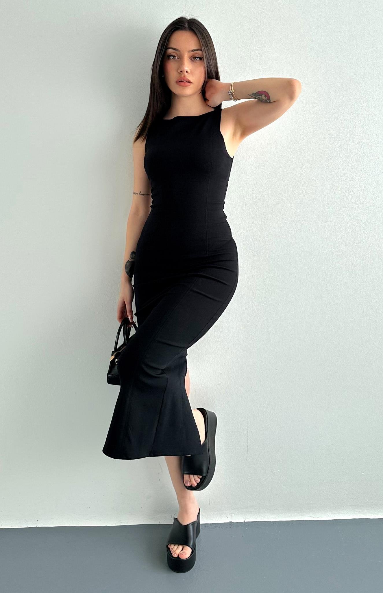 Vücuda Oturan Midi Elbise SİYAH