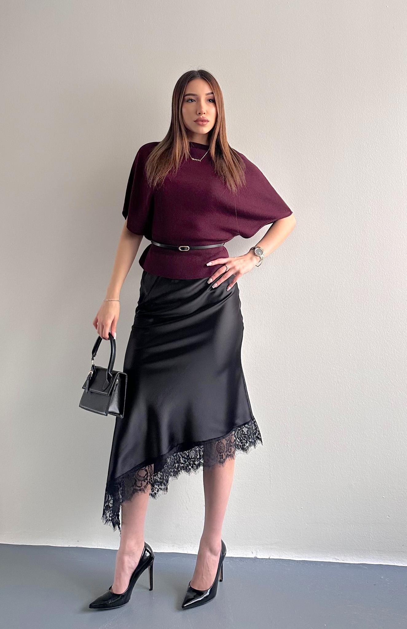 Altı Dantelli Saten Etek SİYAH