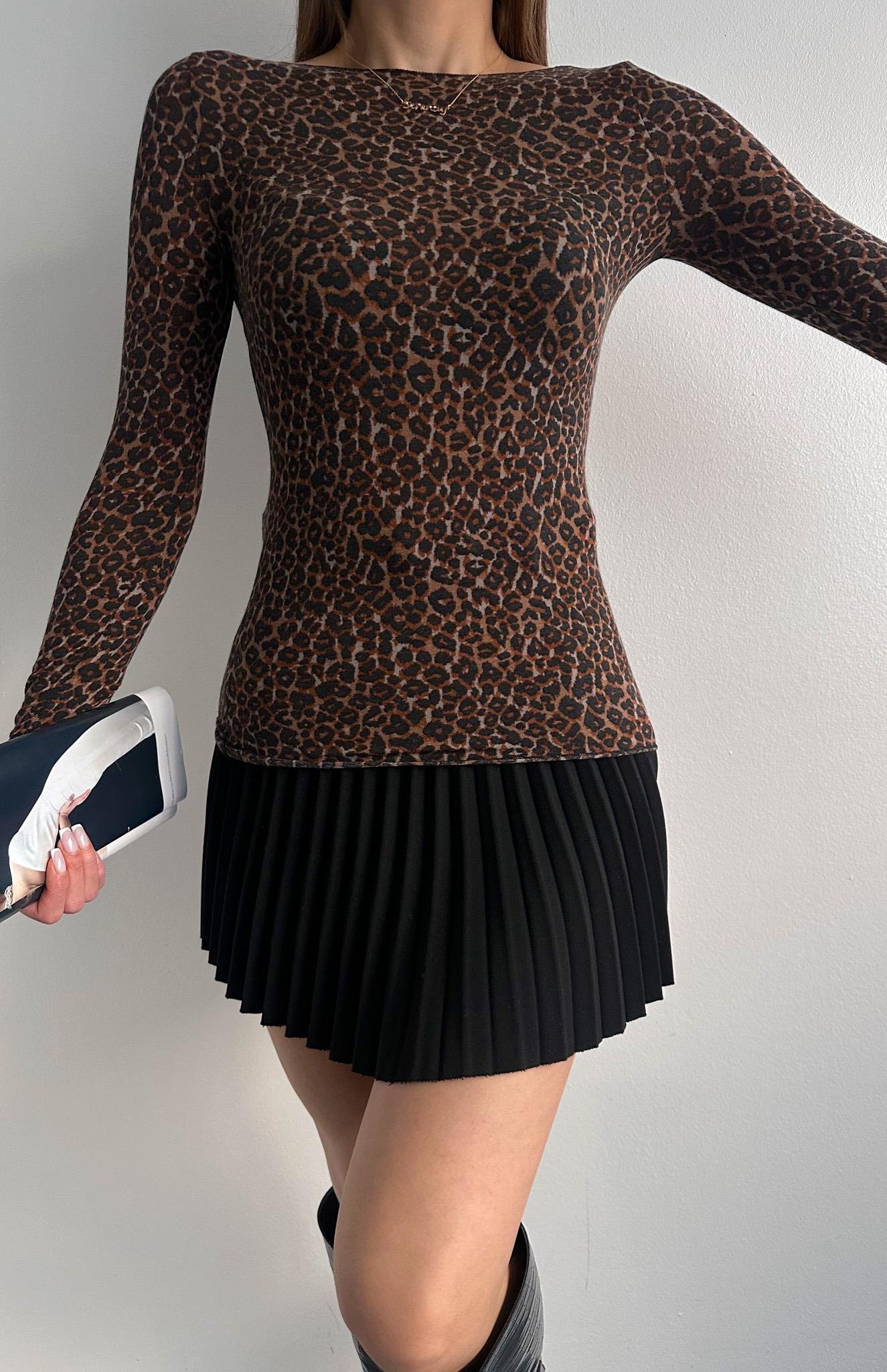 Kemer Detaylı Piliseli Etek SİYAH