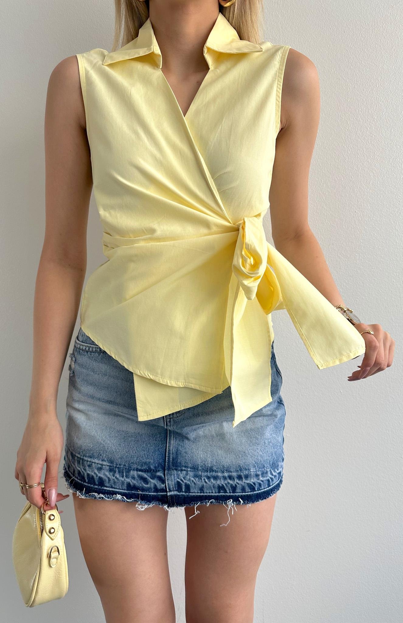 Önü Kruvaze Bağlamalı Pİleli Kolsuz Gömlek SARI