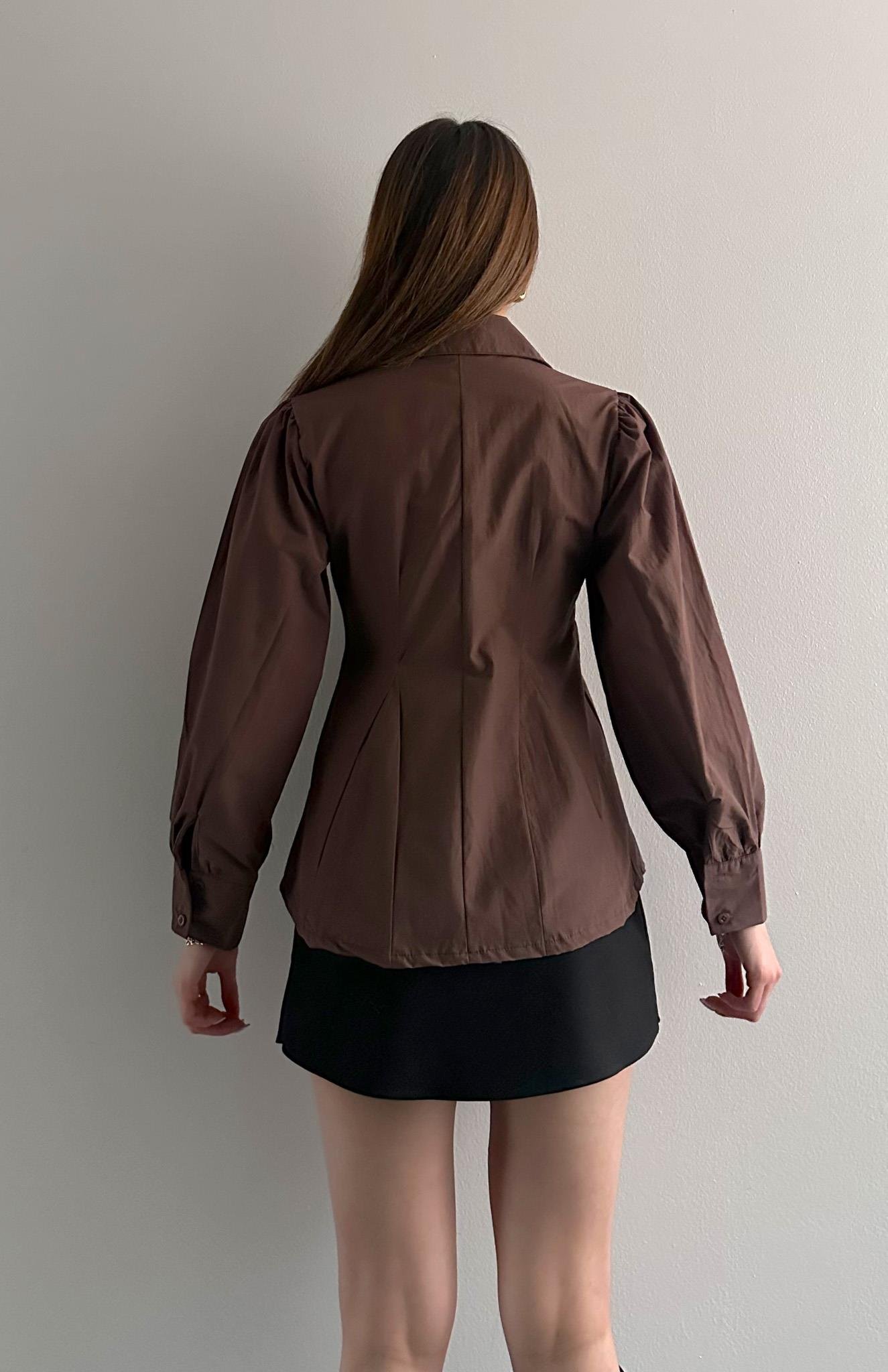 V Yaka Önü Bağlamalı Gömlek KAHVERENGİ