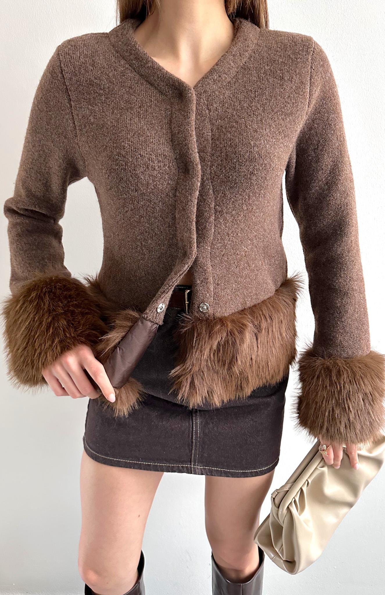 Altı Ve Kolları Tüylü Hırka KAHVERENGİ