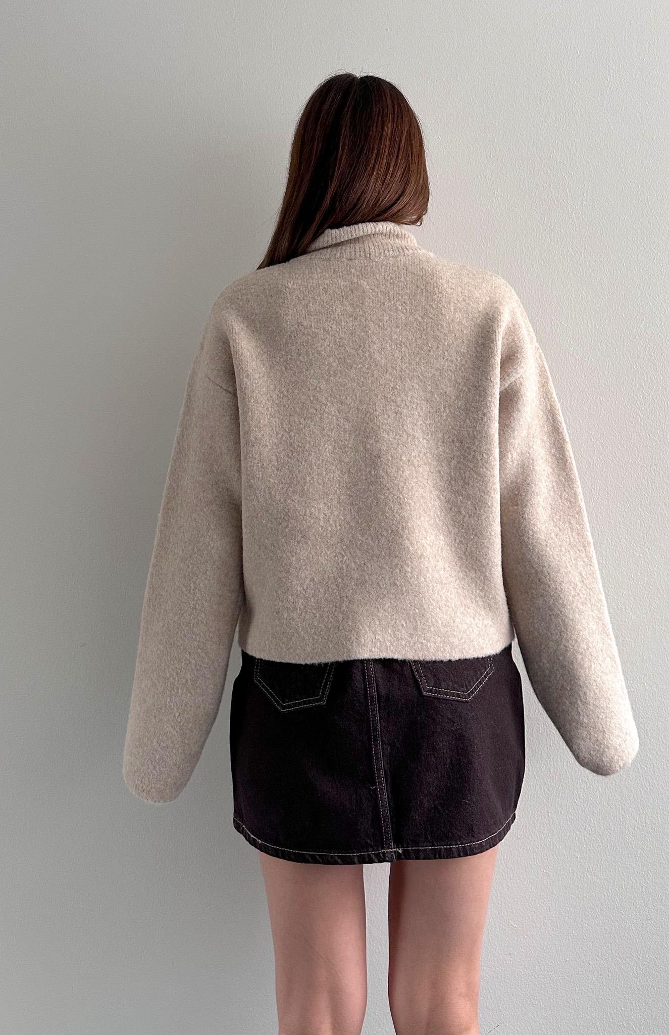 Dik Yaka Düğmeli Hırka A.BEJ