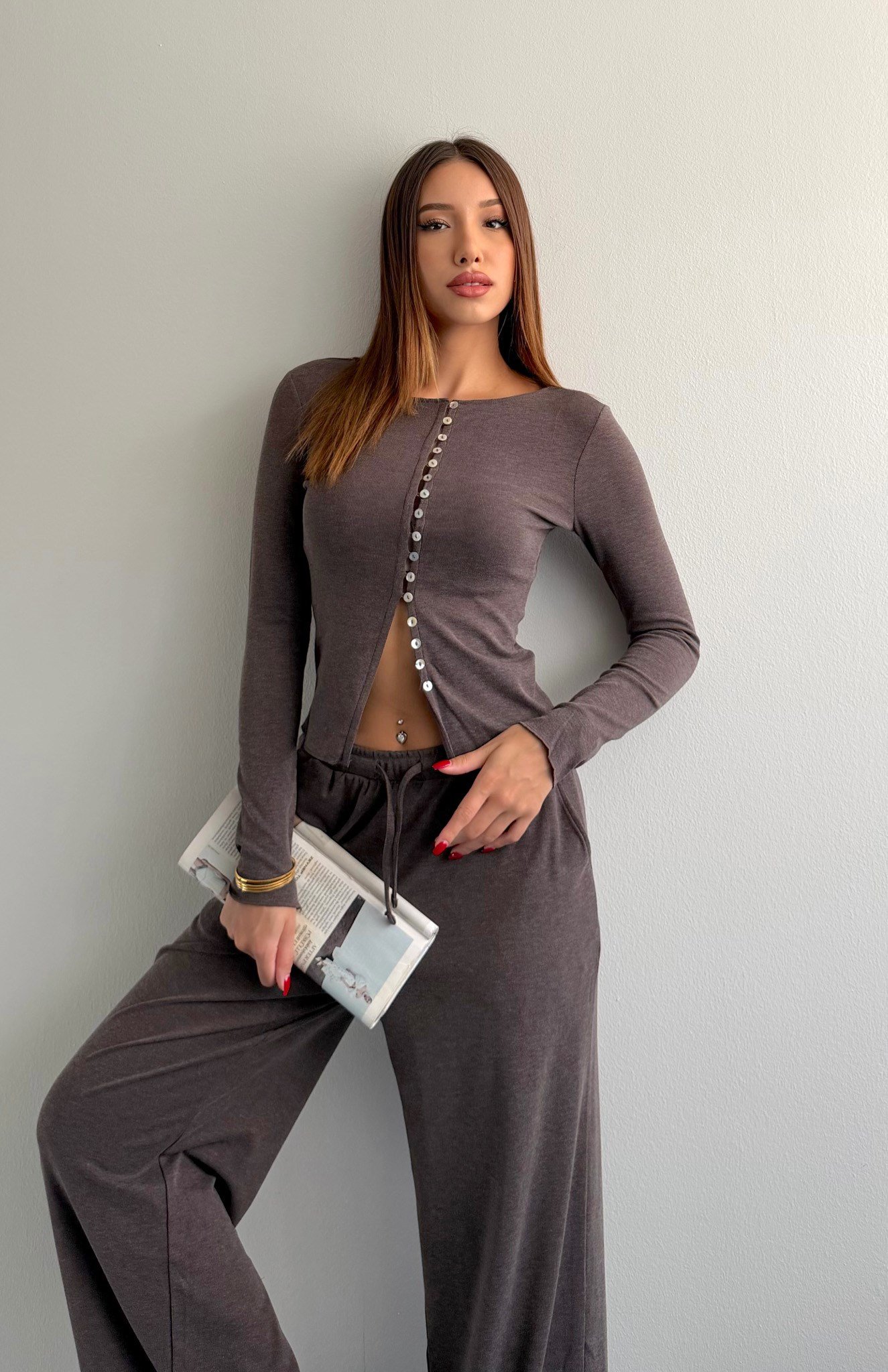 Önü Biritli Hırka KAHVERENGİ