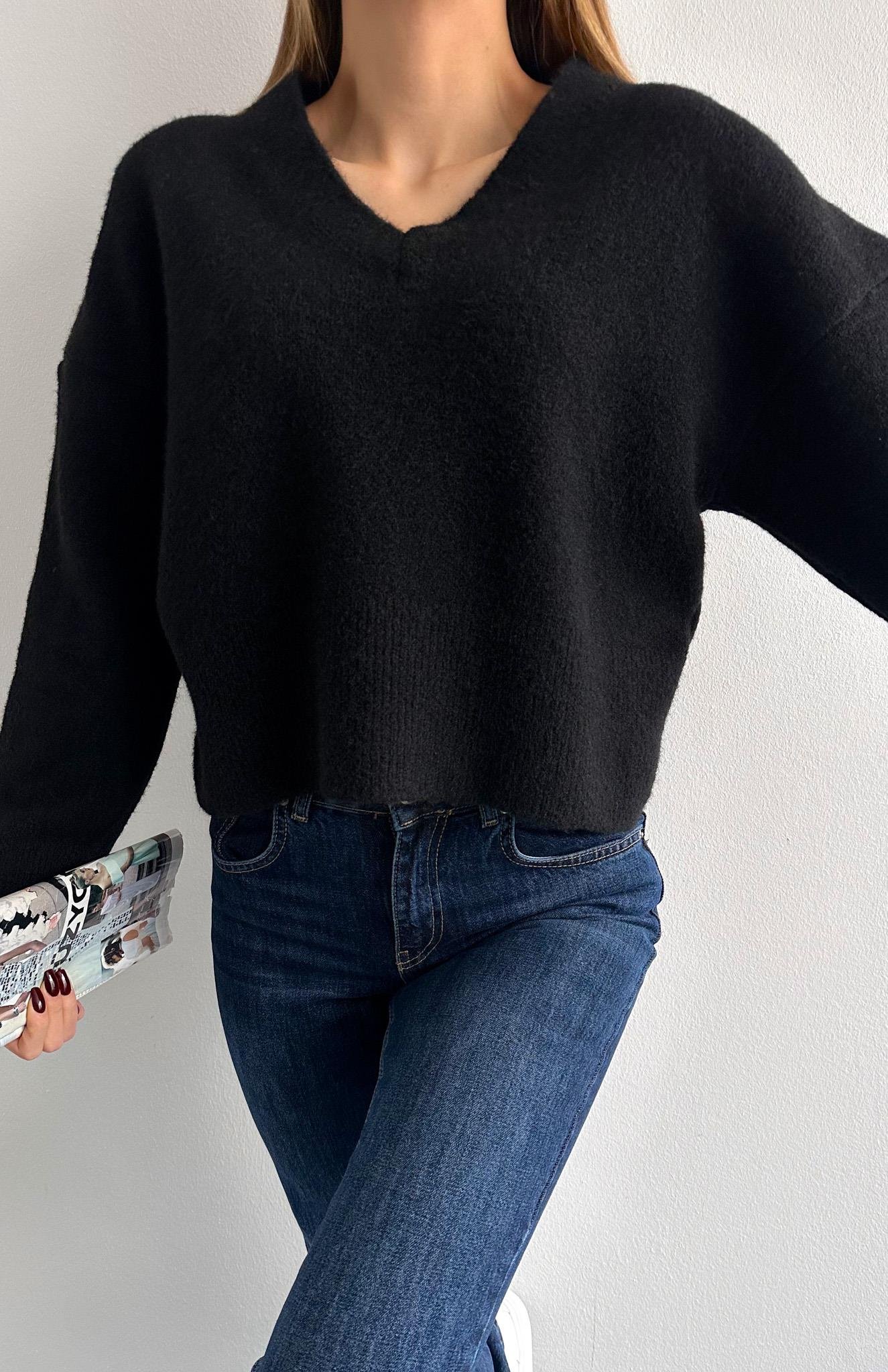 V Yaka Yumuşak Dokulu Kazak SİYAH