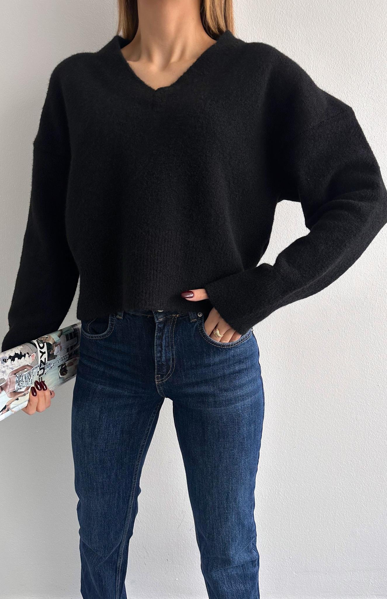 V Yaka Yumuşak Dokulu Kazak SİYAH