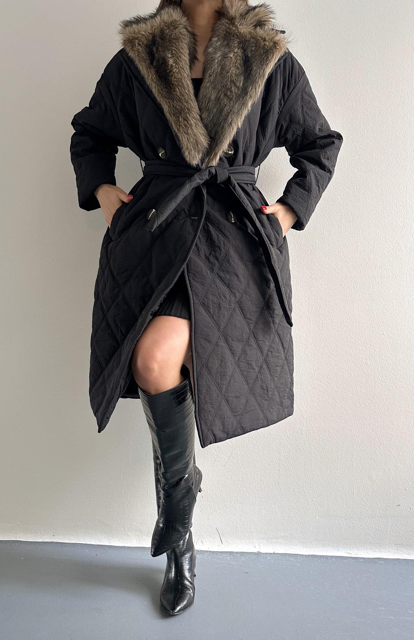 Baklava Kapitone Çikma Kürk Yakalı Mony SİYAH