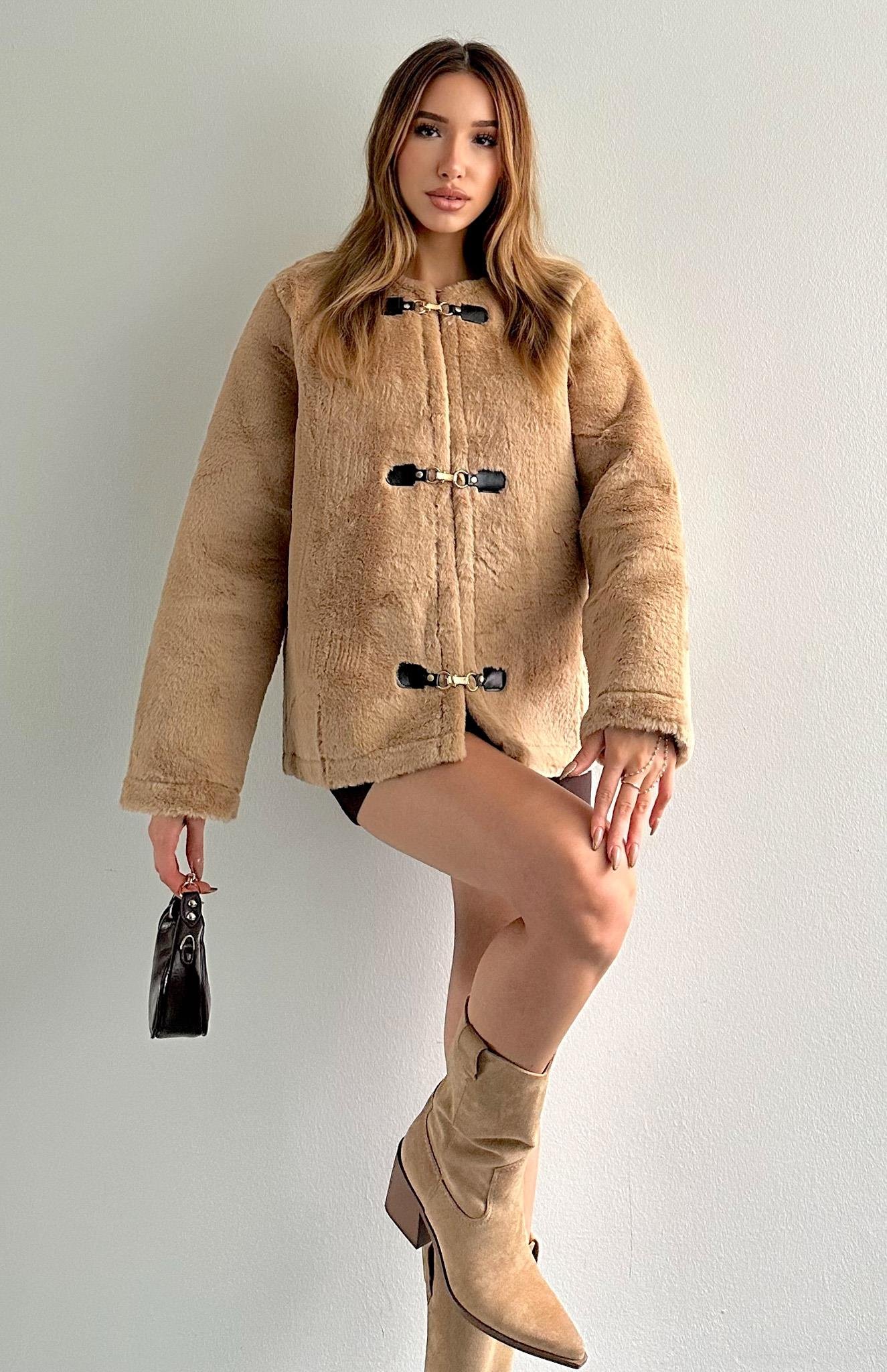 Kemer Tokalı Tavşan Tüyü Mont BEJ