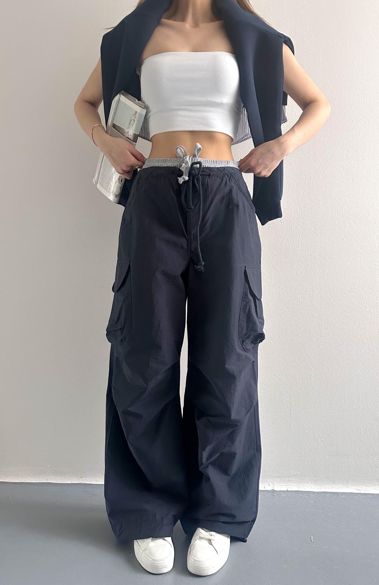 Bel Detaylı Paraşüt Pantolon LACİVERT