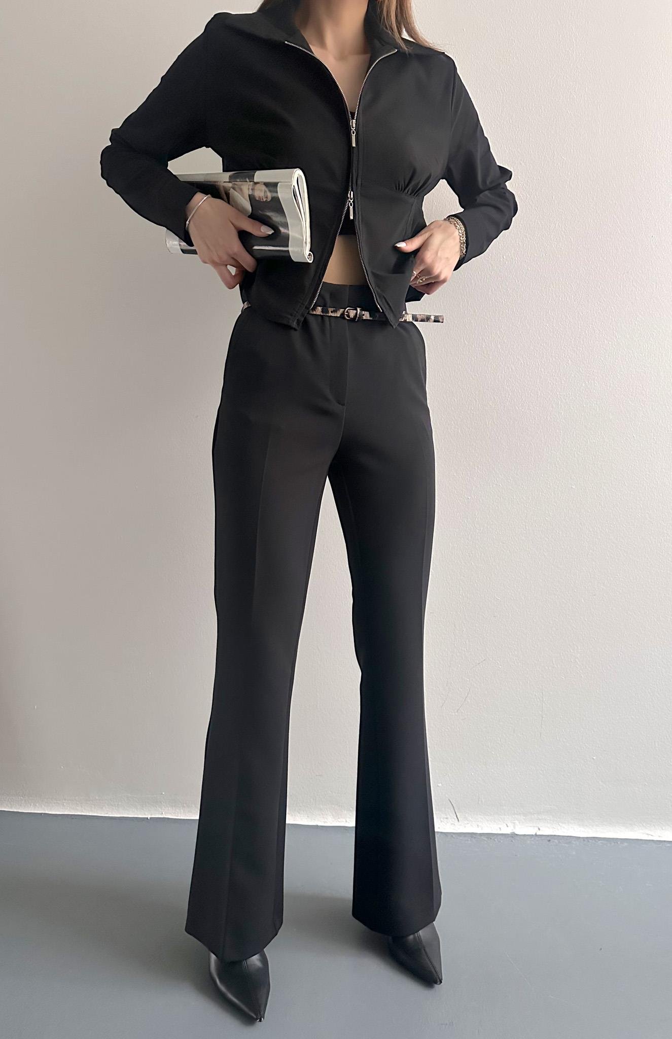 Kemerli Hafif İspanyol Paça Pantolon SİYAH