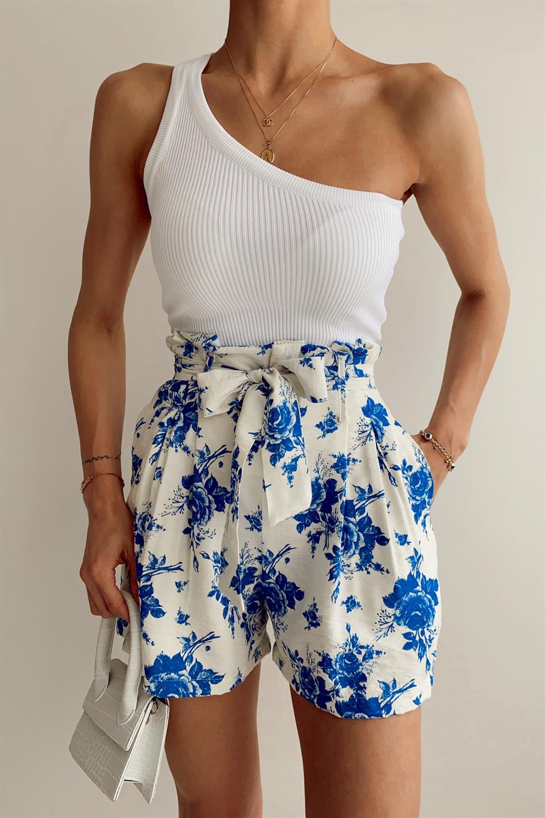 Gül Desenli Şort MAVİ