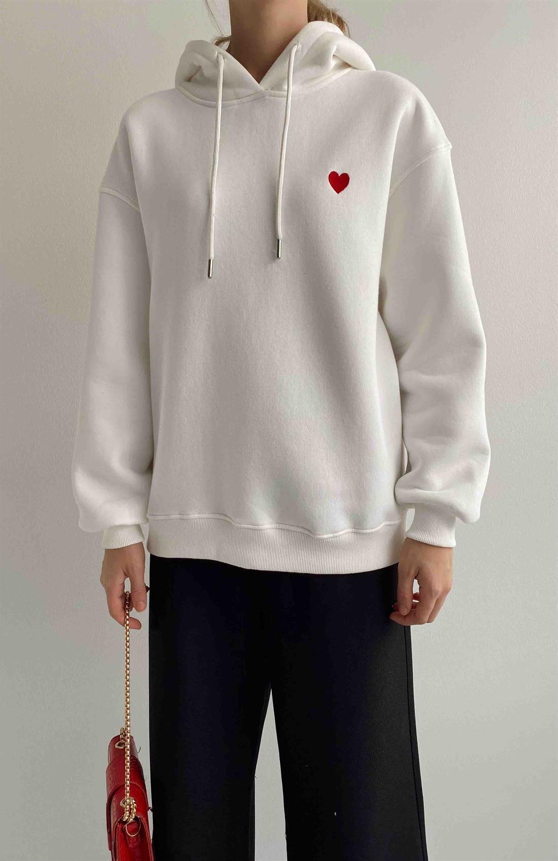 Kalp Nakışlı Kapşonlu Sweatshırt EKRU