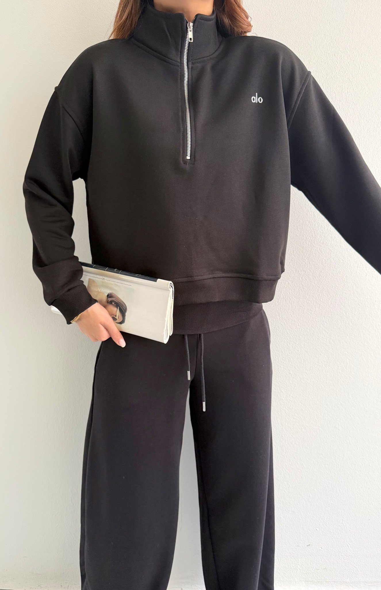 Önü Fermuarlı Marka Sweatshırt SİYAH