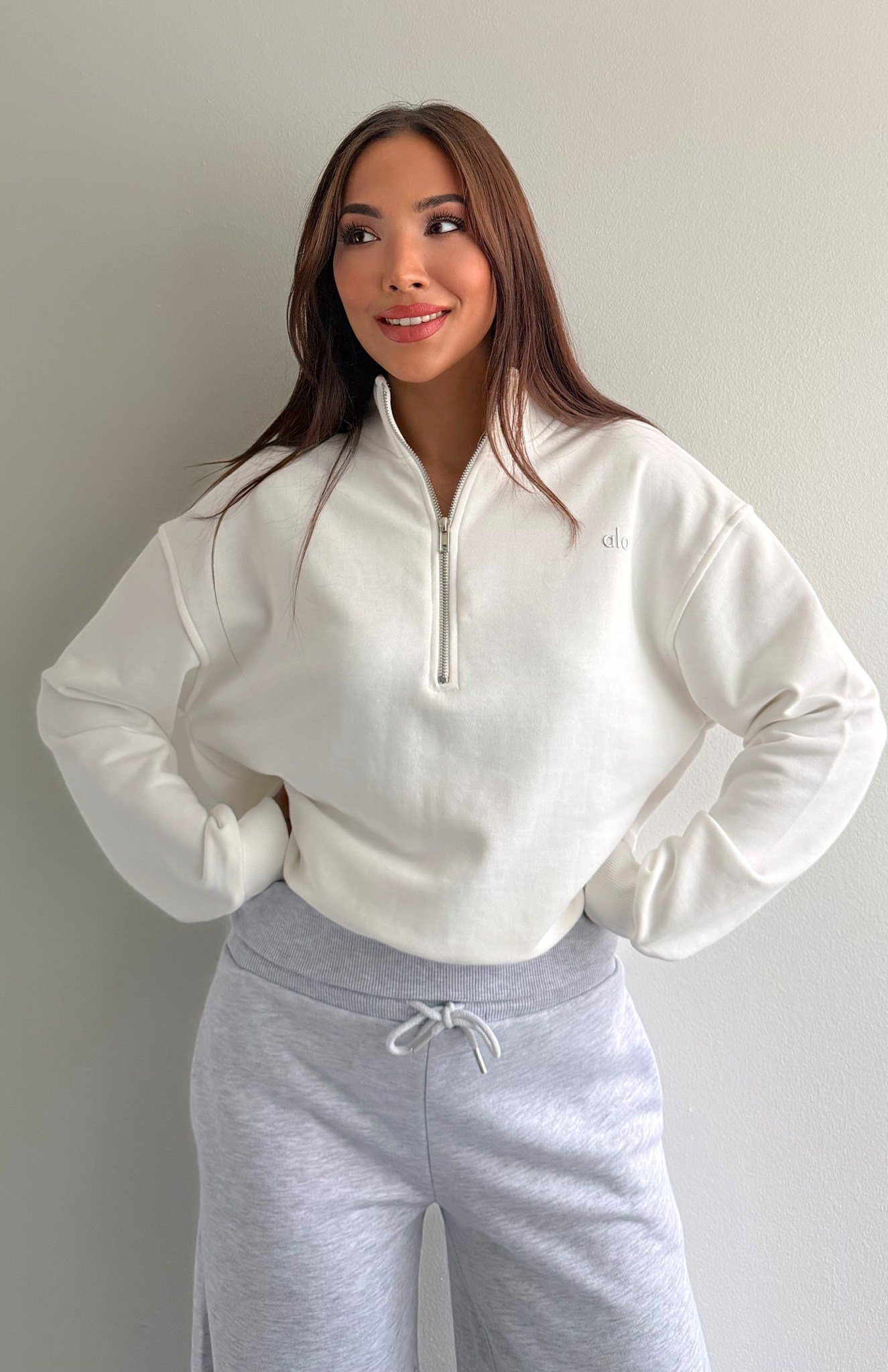 Önü Fermuarlı Marka Sweatshırt EKRU
