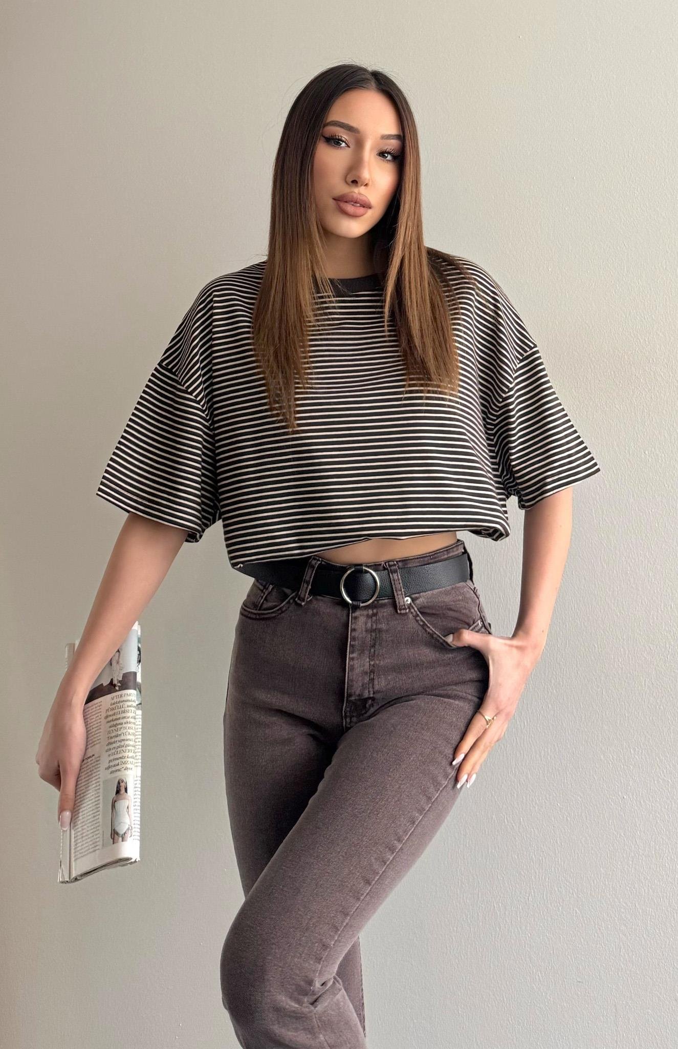 Bisiklet Yaka Çizgili T-Shirt KAHVERENGİ
