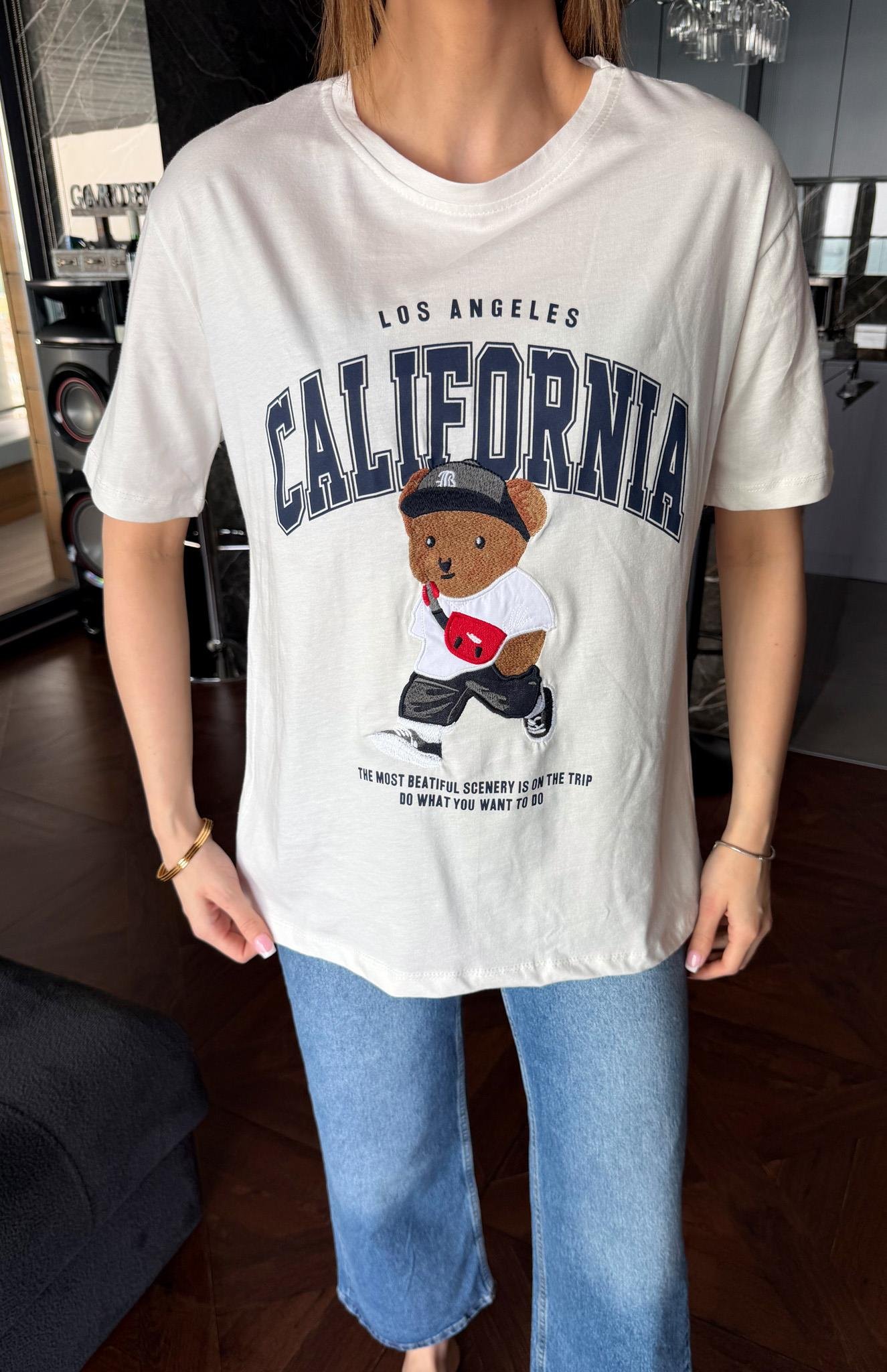 Califormia Baskılı Ayıcık Baskılı Tshırt EKRU