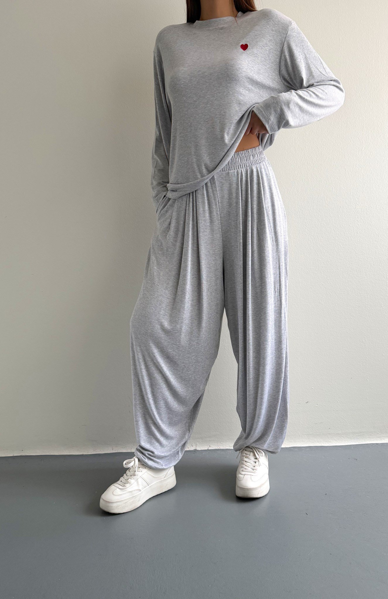 Kalp Nakiş Örme Bluz Pantolon Takım GRİ