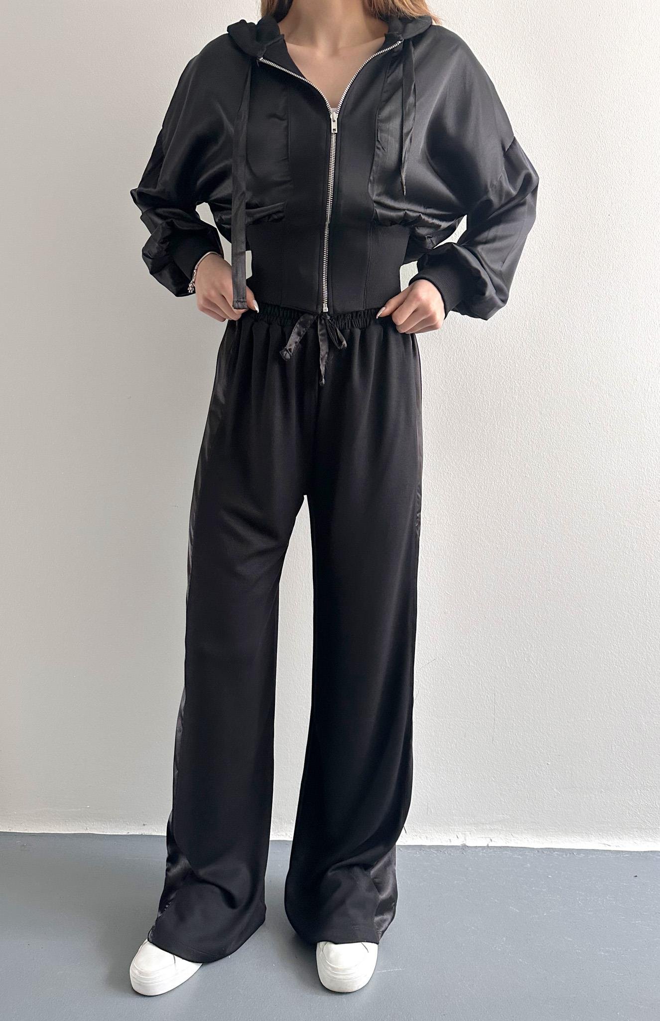 Saten Detaylı Takım SİYAH