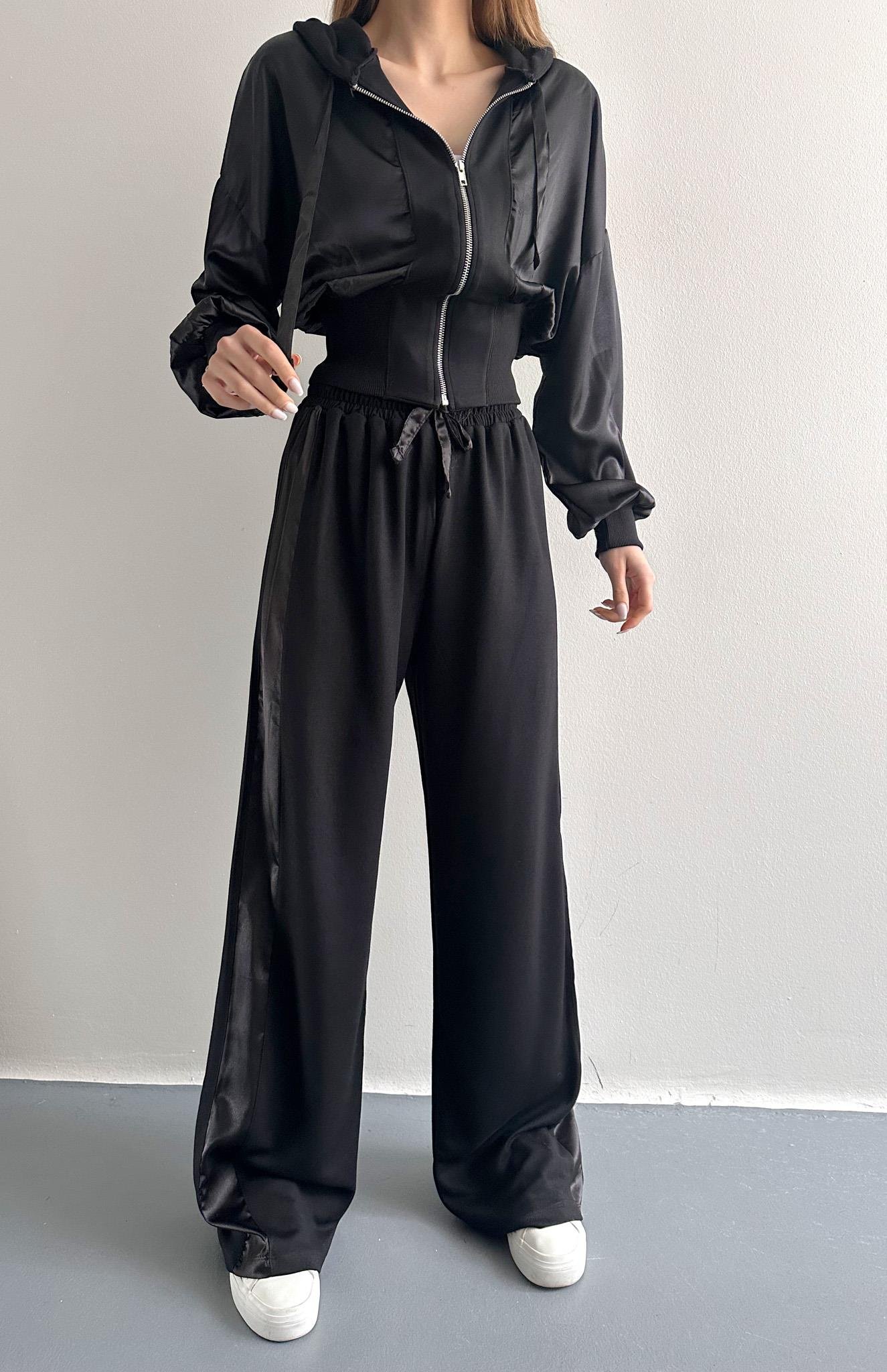 Saten Detaylı Takım SİYAH