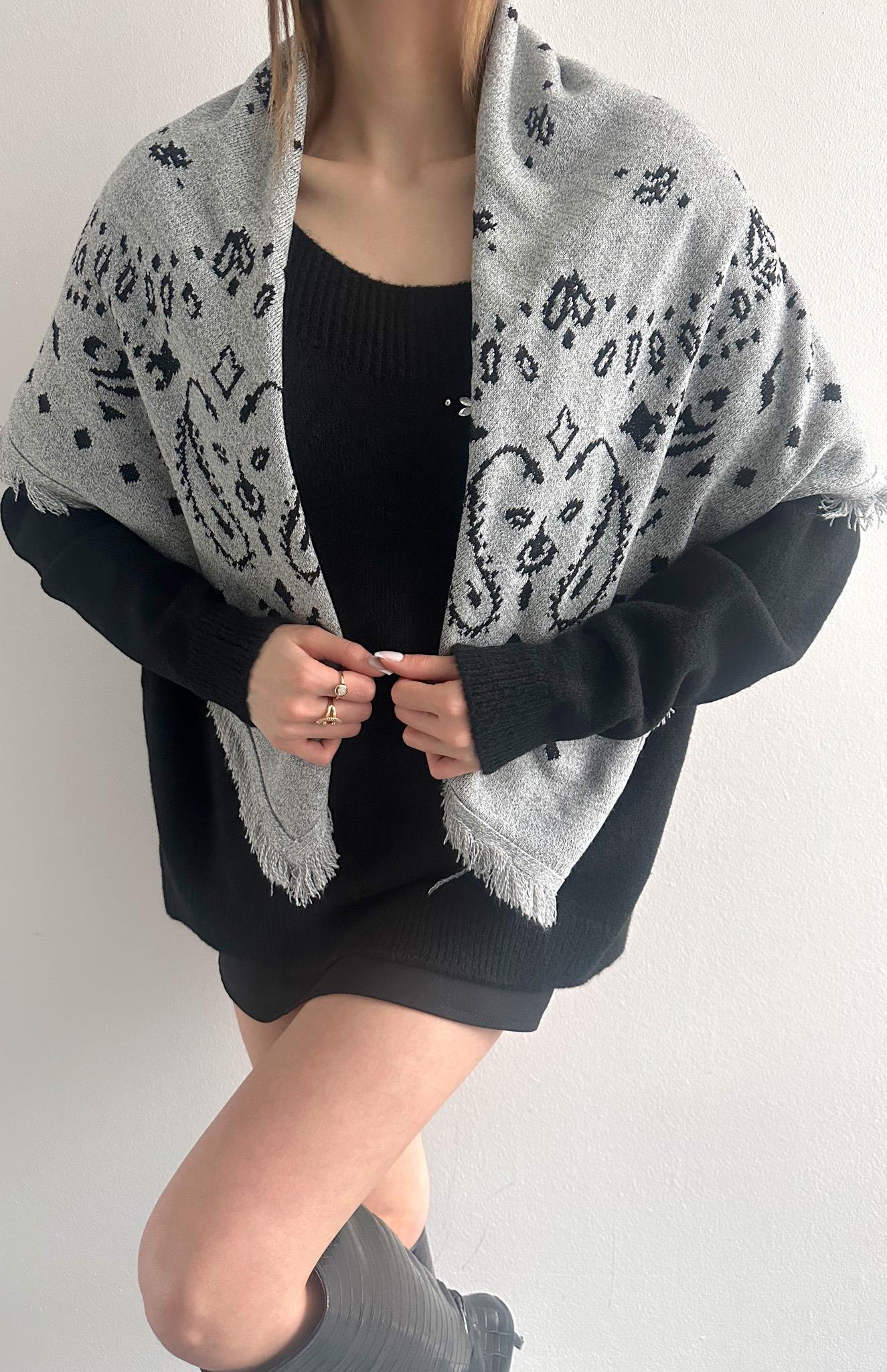 Desenli Kare Şal GRİ