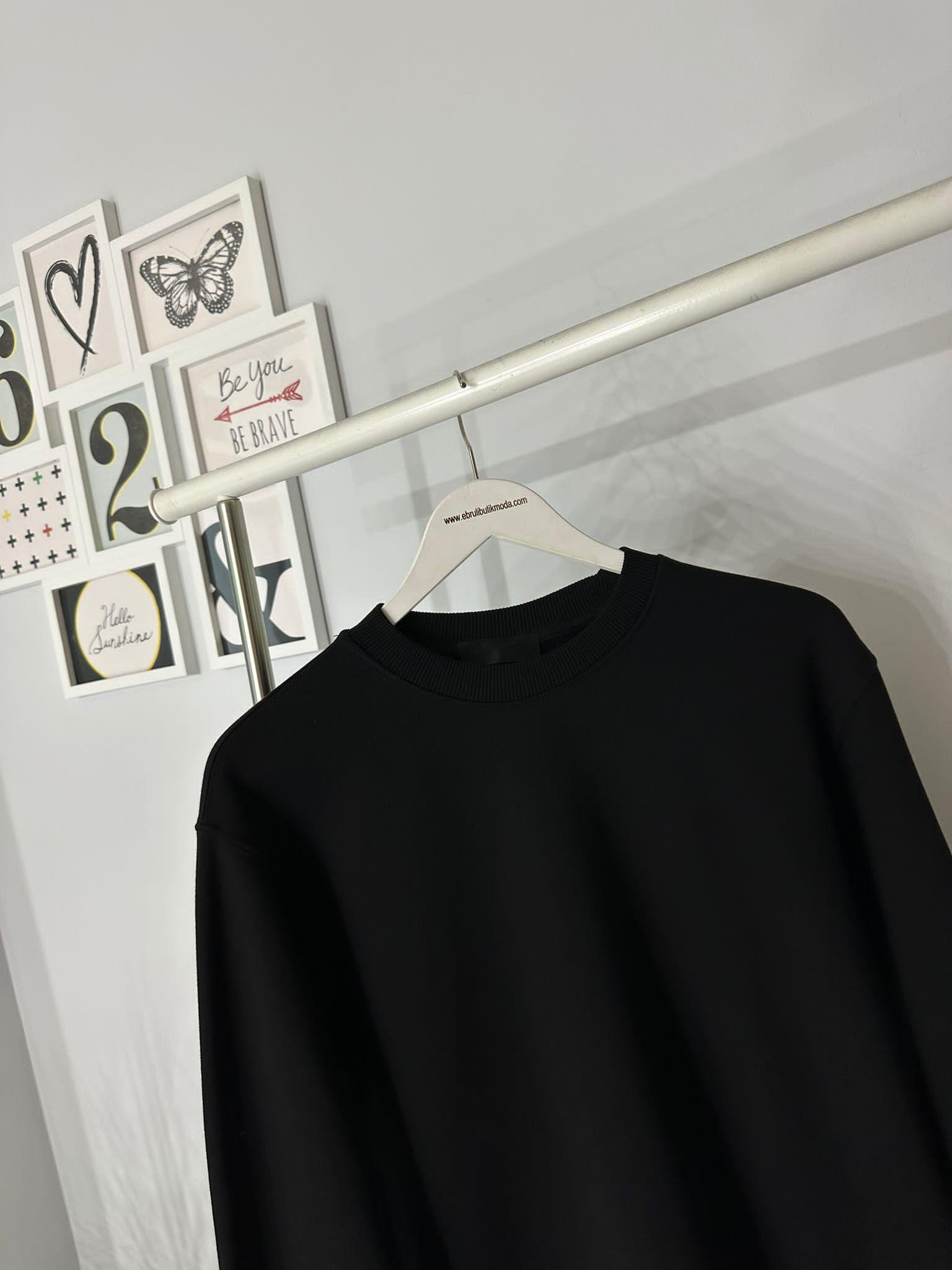 BİSİKLET YAKA SWEATSHIRT