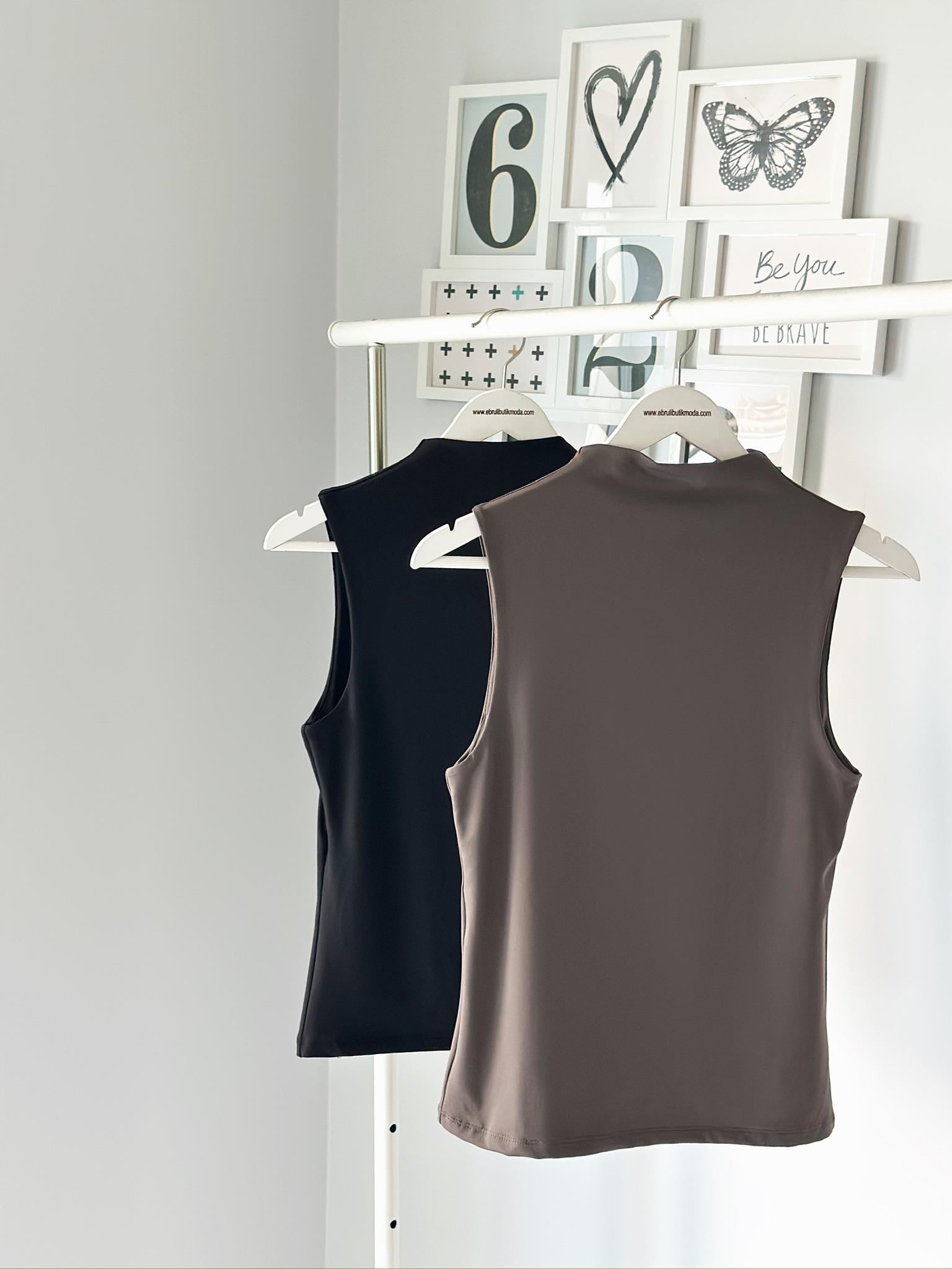 DİK YAKA ÇİFT KAT BLUZ