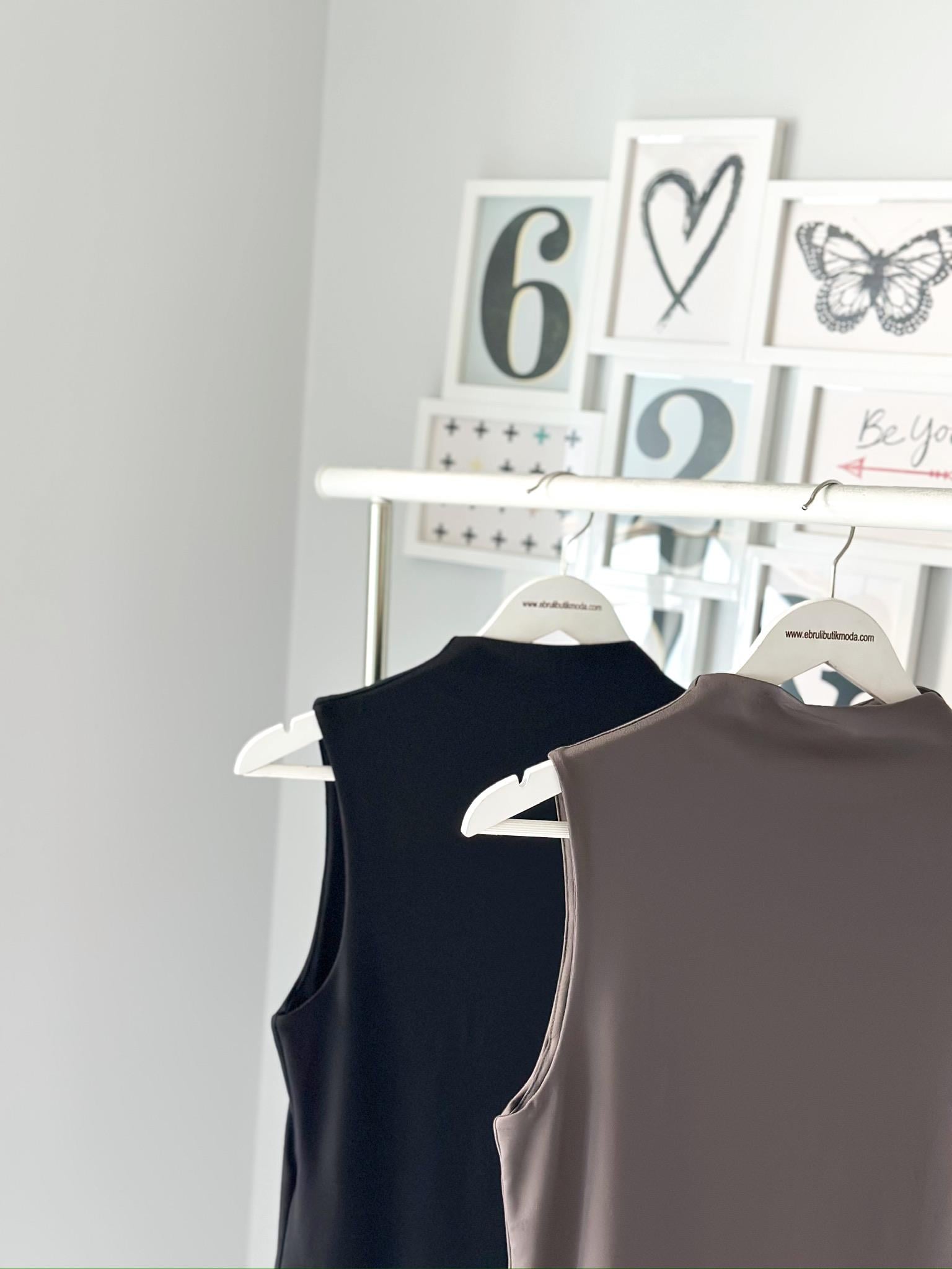 DİK YAKA ÇİFT KAT BLUZ