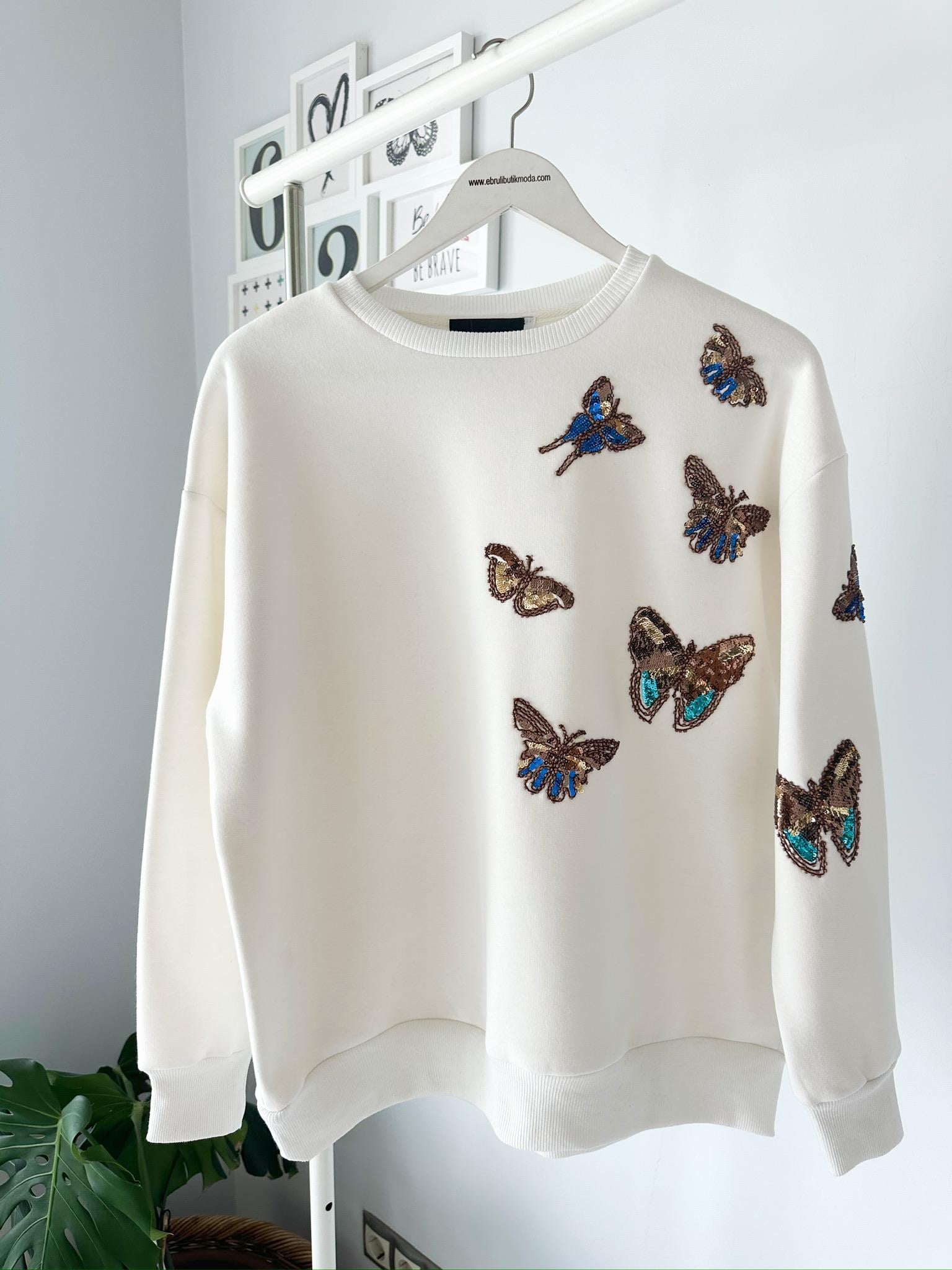 KELEBEK TAŞ İŞLEMELİ SWEATSHIRT