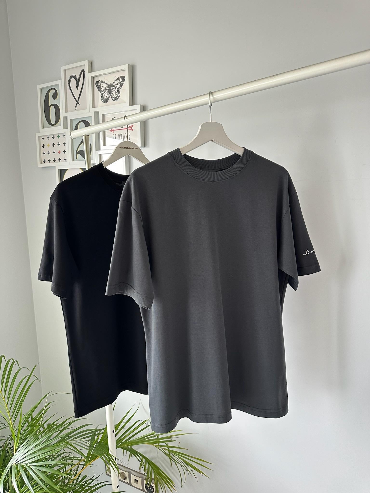 TAŞ BASKI DETAYLI TSHIRT