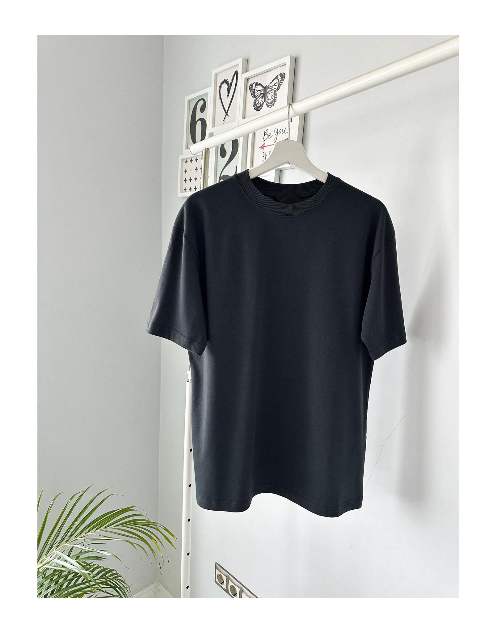 TAŞ BASKI DETAYLI TSHIRT