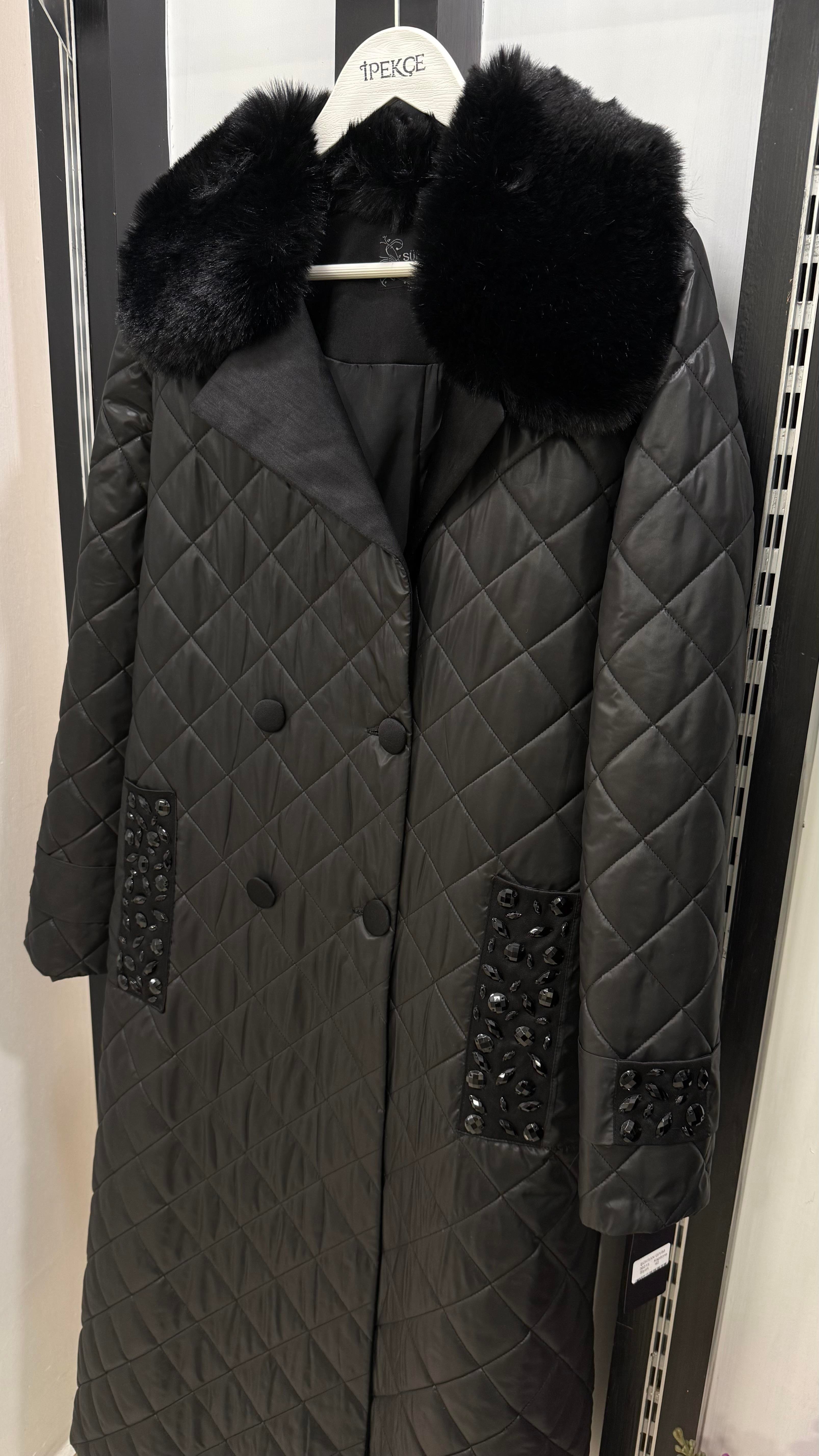 Şükran 36215 kapitone cepleri işlemeli mont