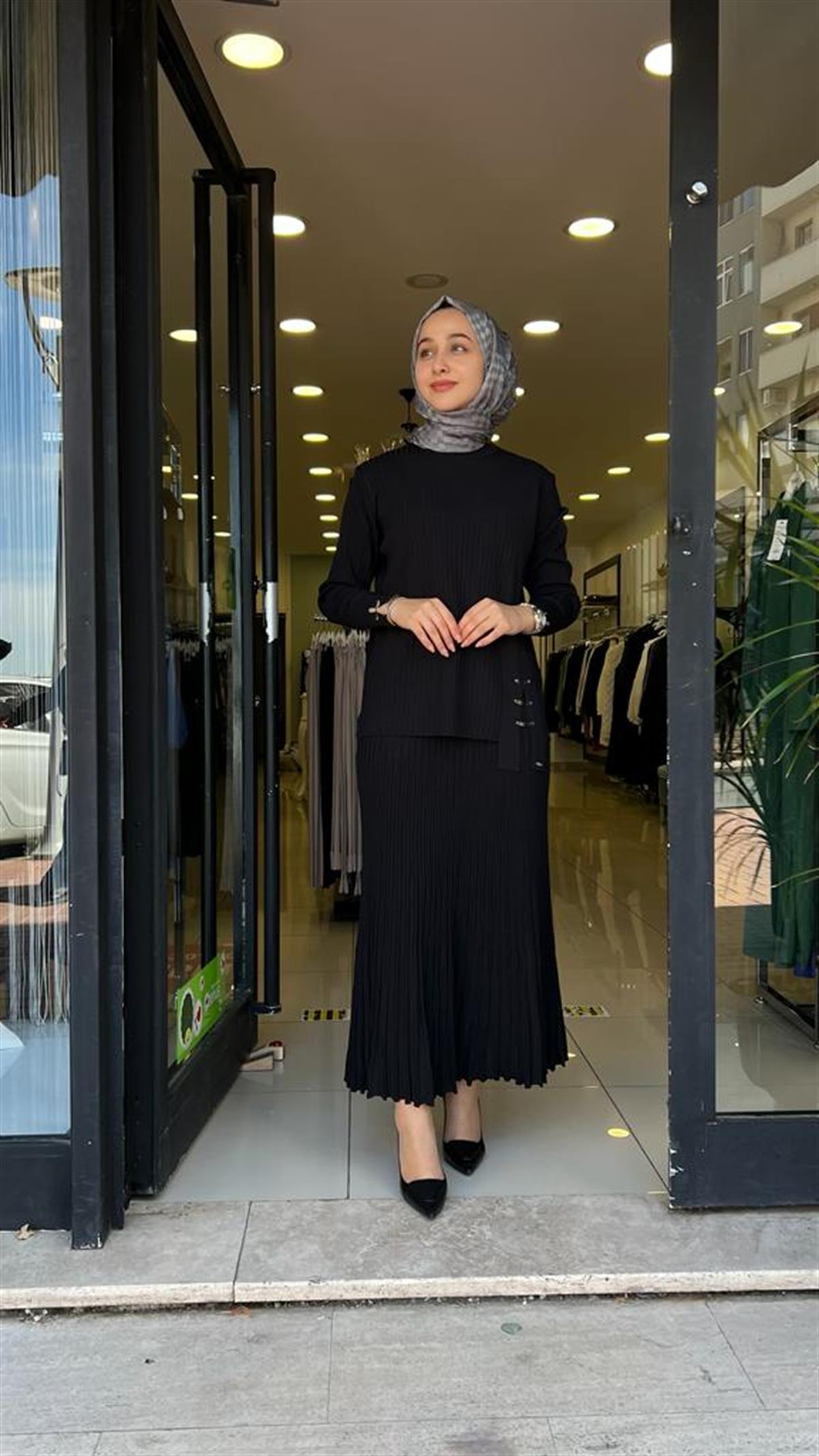 Takım etekli merserize siyah