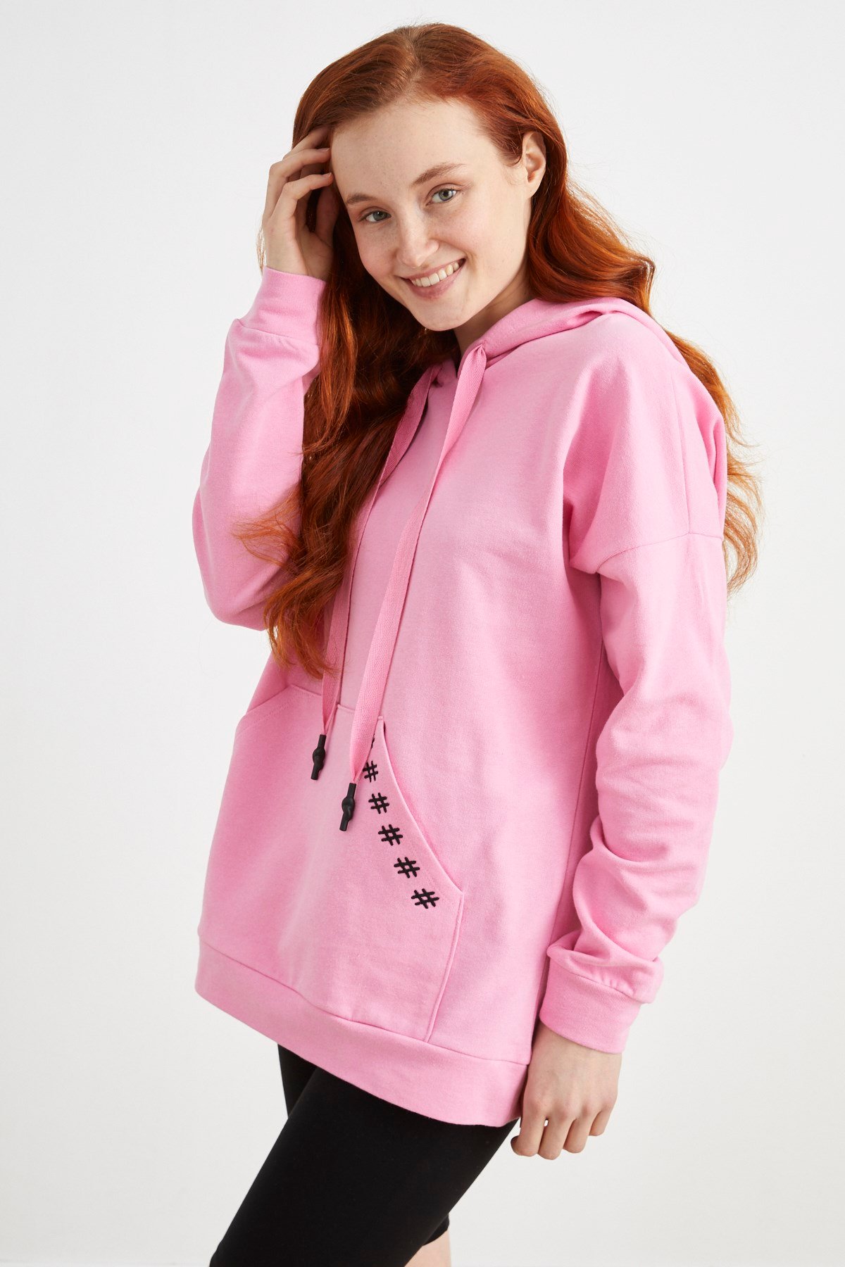 BEYAZ, NAKIŞLI UZUN SWEATSHIRT | curly